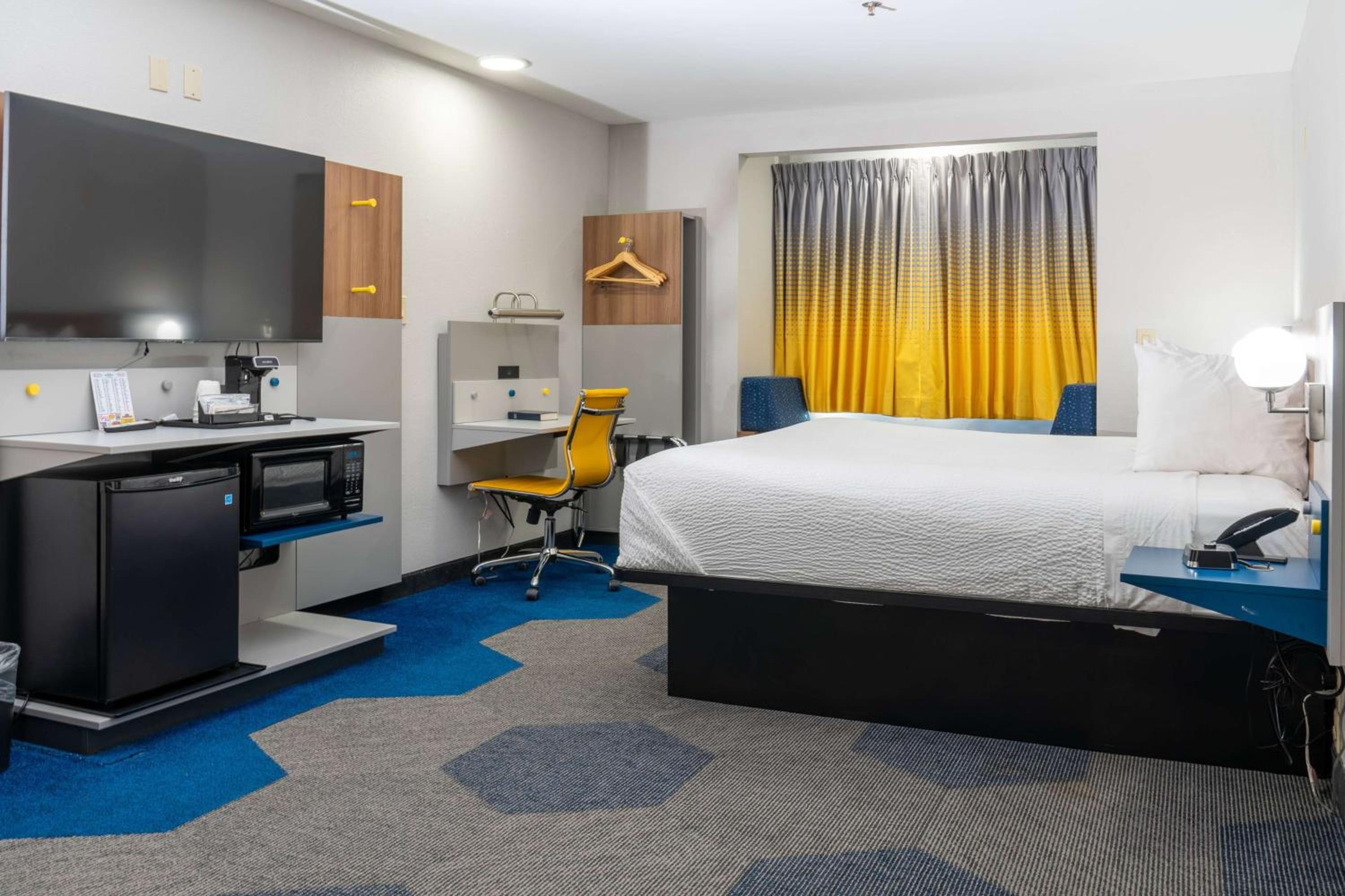 King Studio Suite - Mobility Access/Non-Smoking - Photo 6