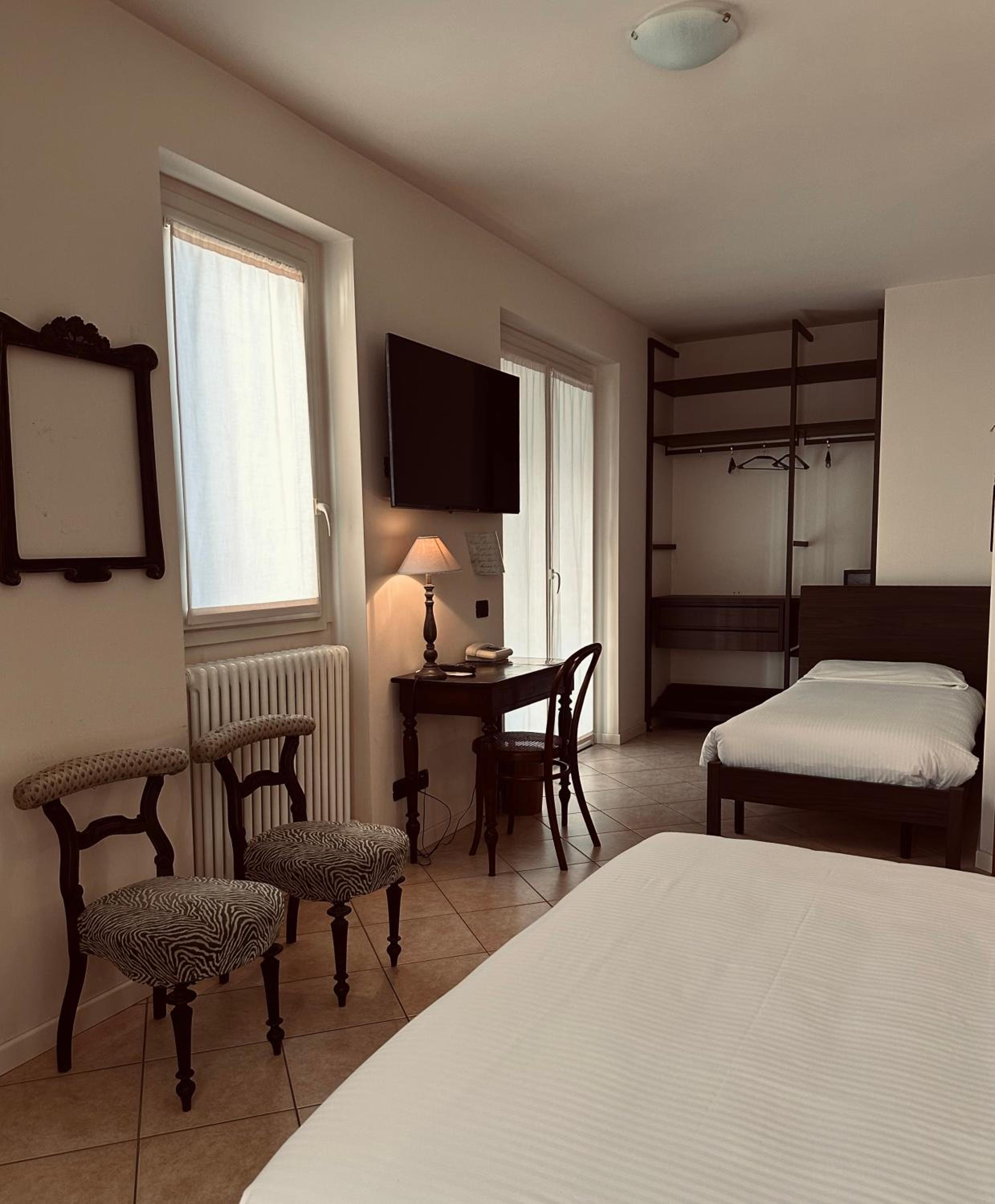 Standard Triple Room - Photo 3