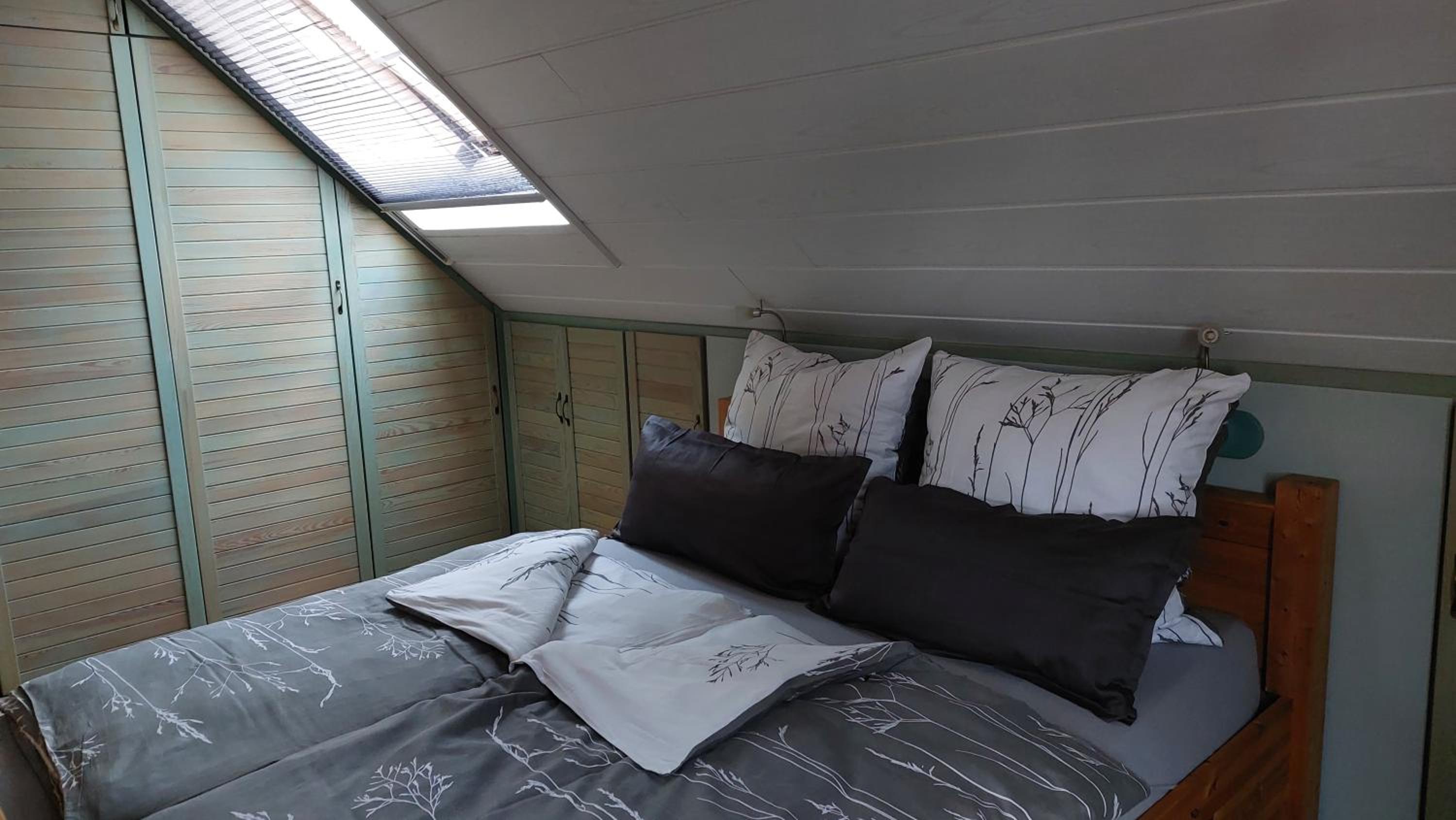 Three-Bedroom House photo 2
