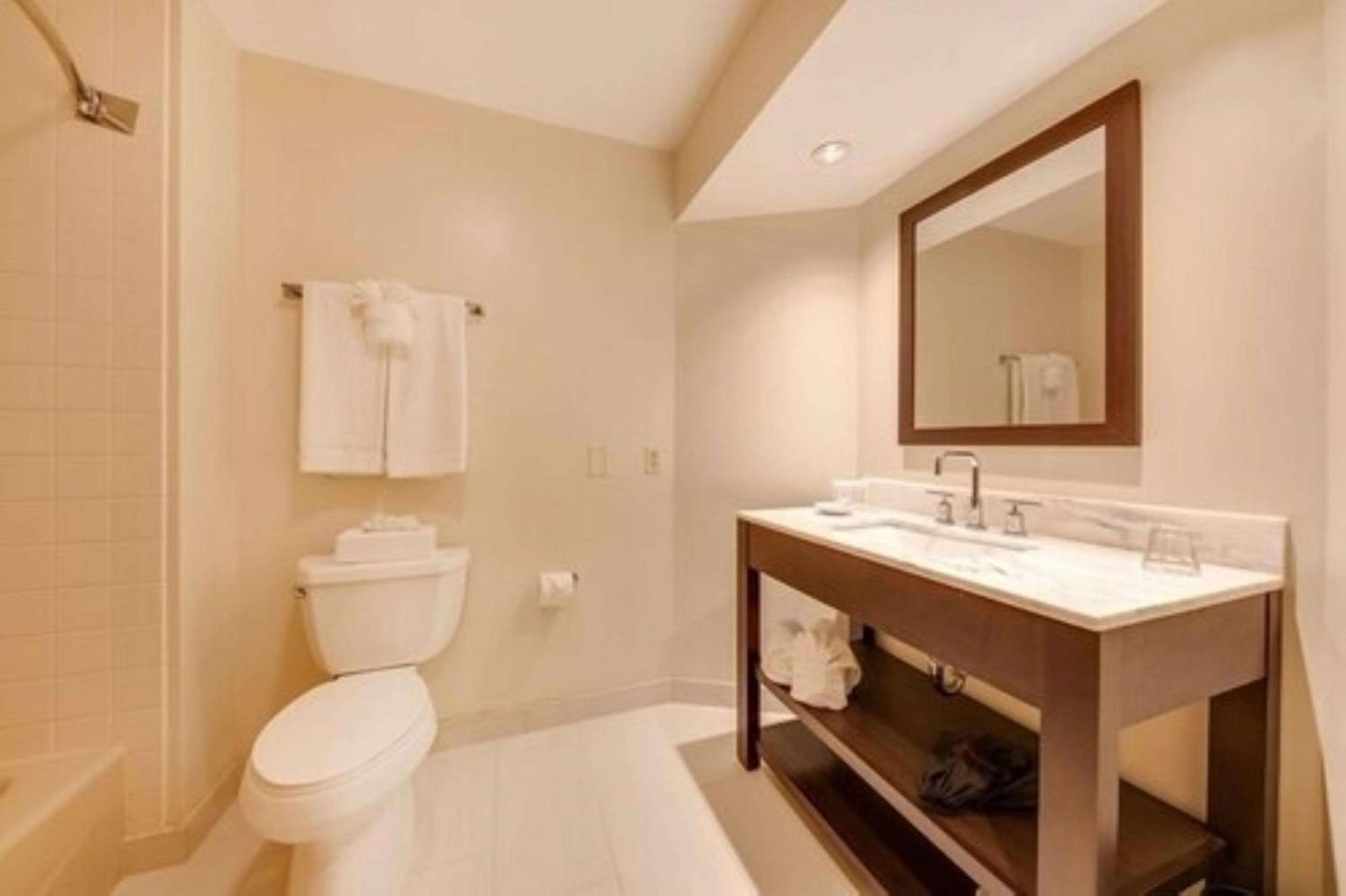 King Room - Disability Access/Non-Smoking - Photo 4