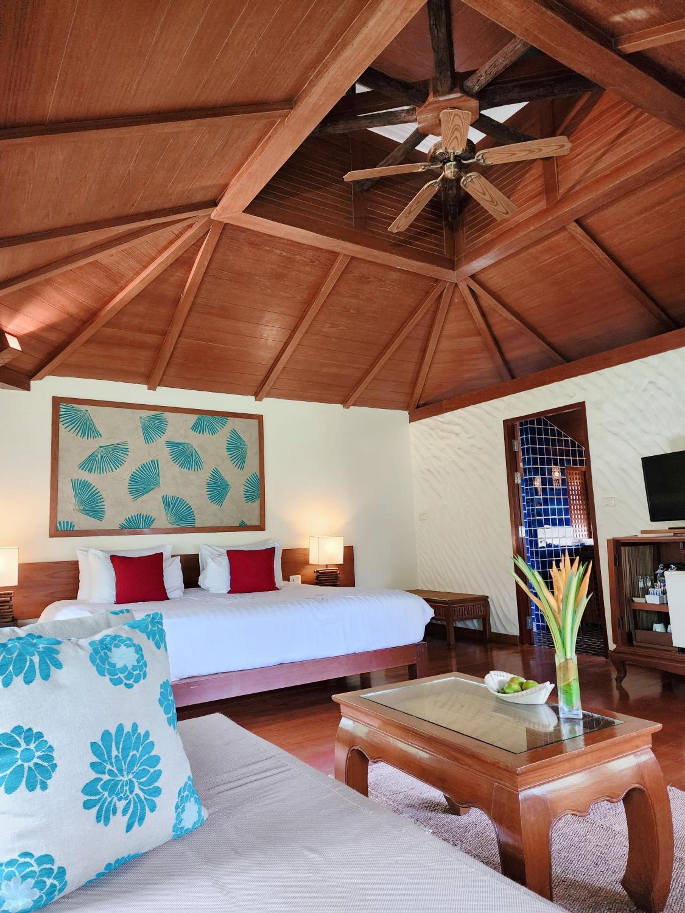 Premium Deluxe Cabana - Photo 9