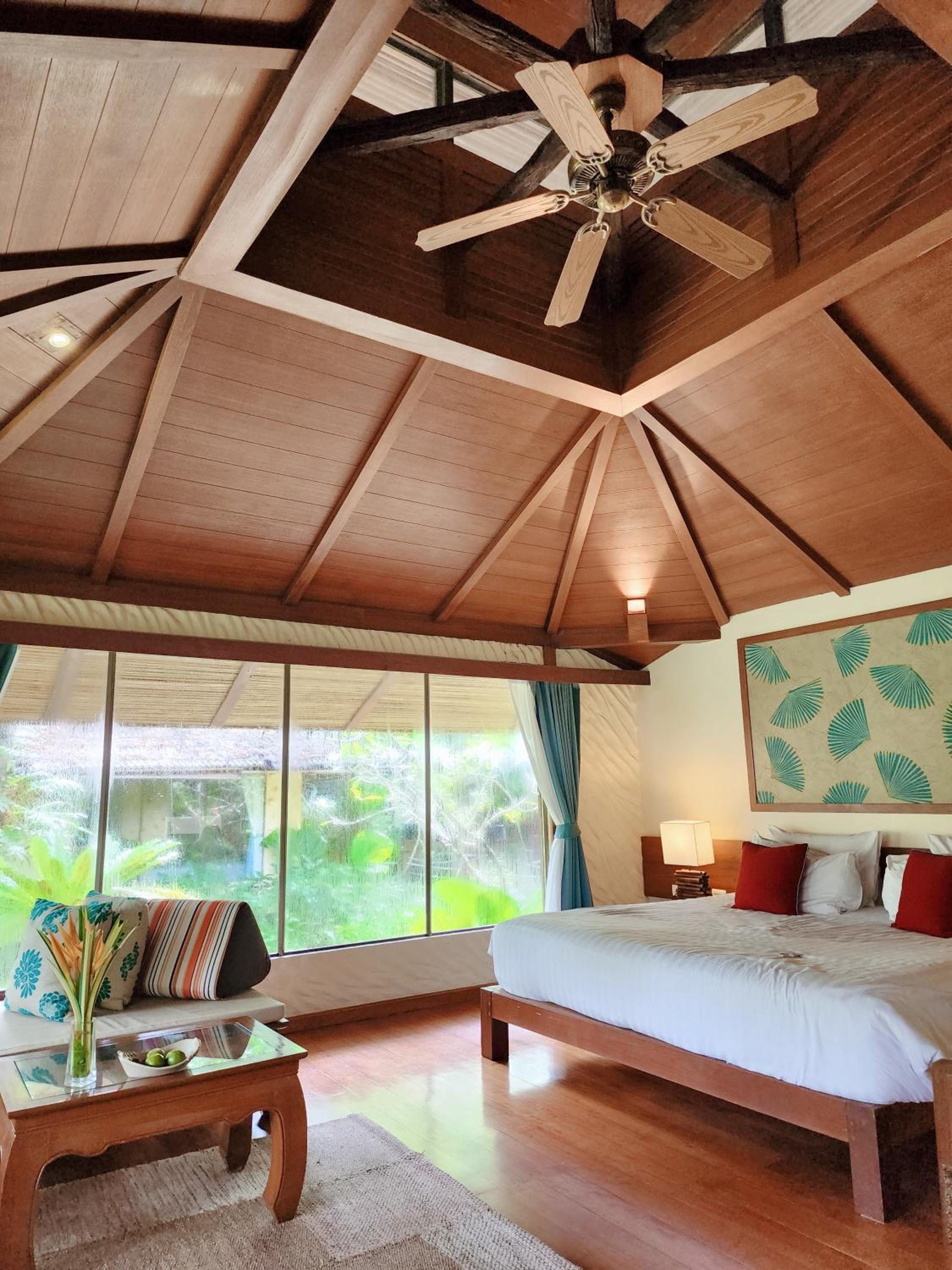 Premium Deluxe Cabana - Photo 8