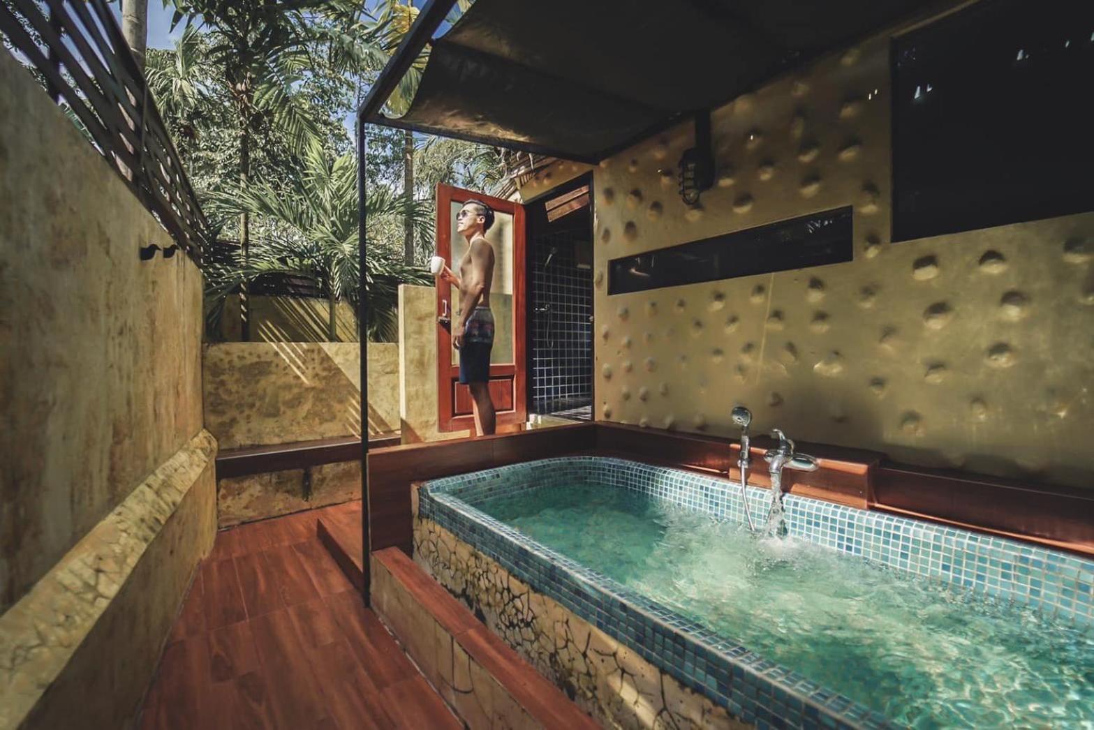 Premium Deluxe Cabana - Photo 6
