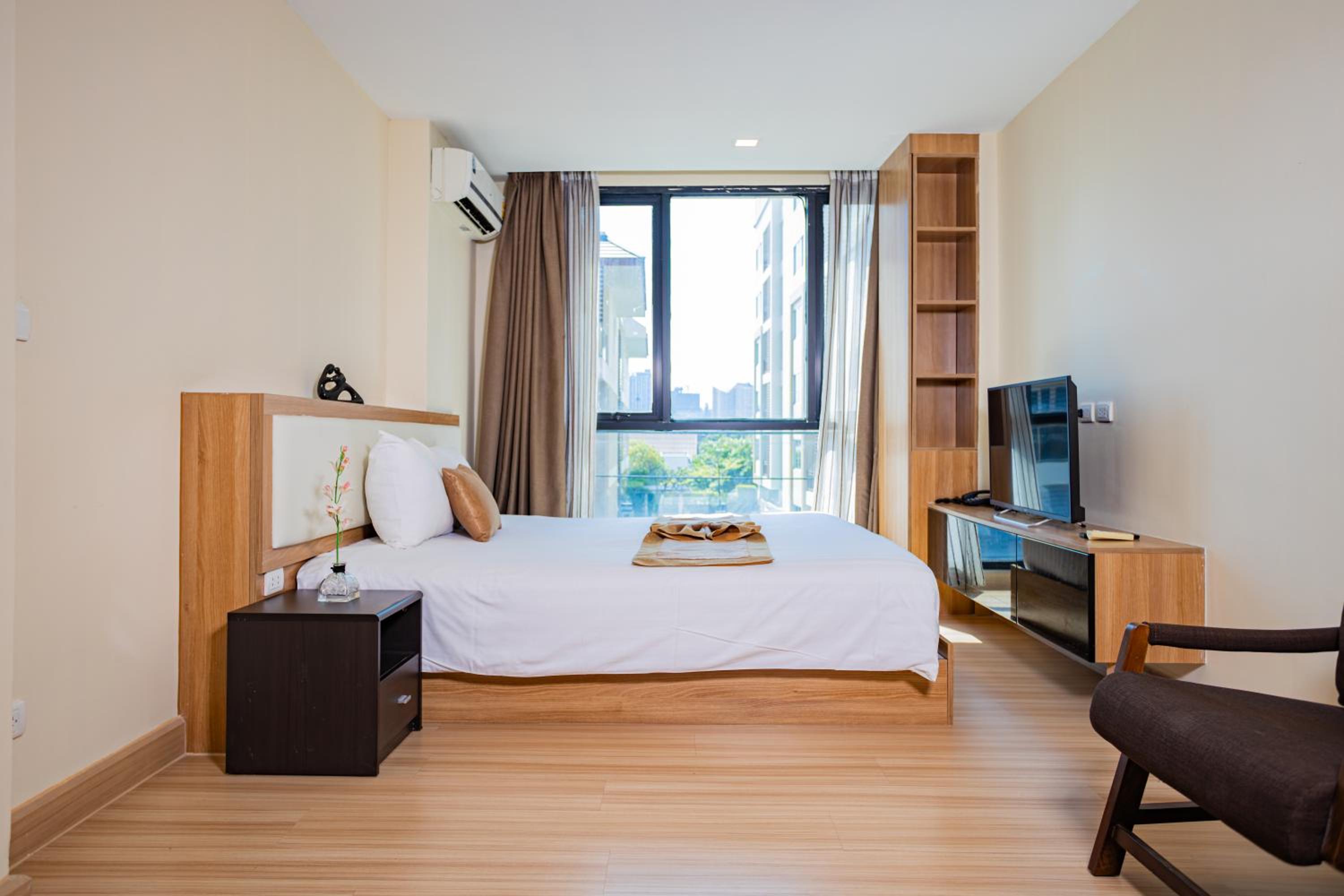 Two-Bedroom Grand Premier King Room with Two King Beds photo 3