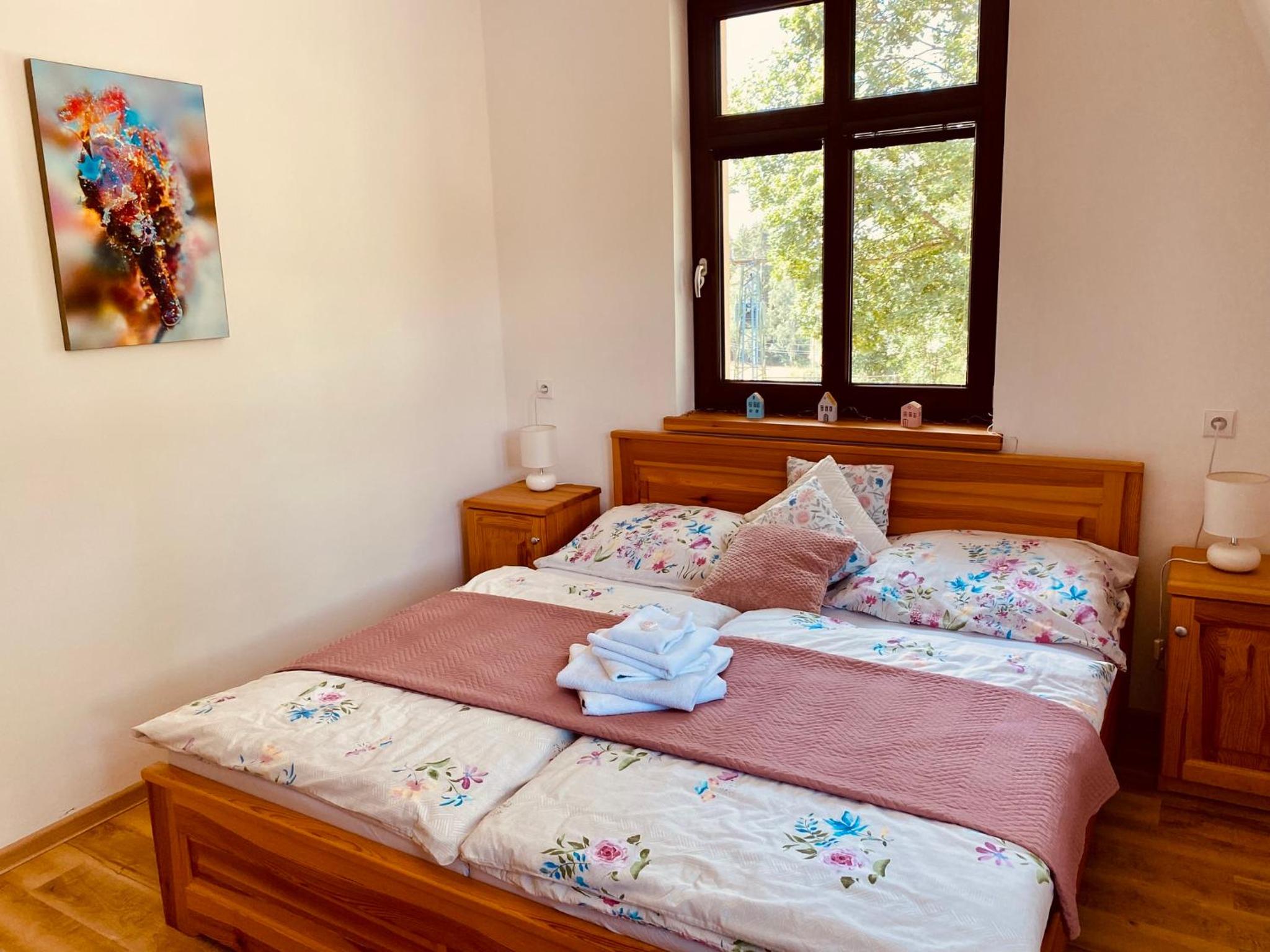 Queen Room photo 1