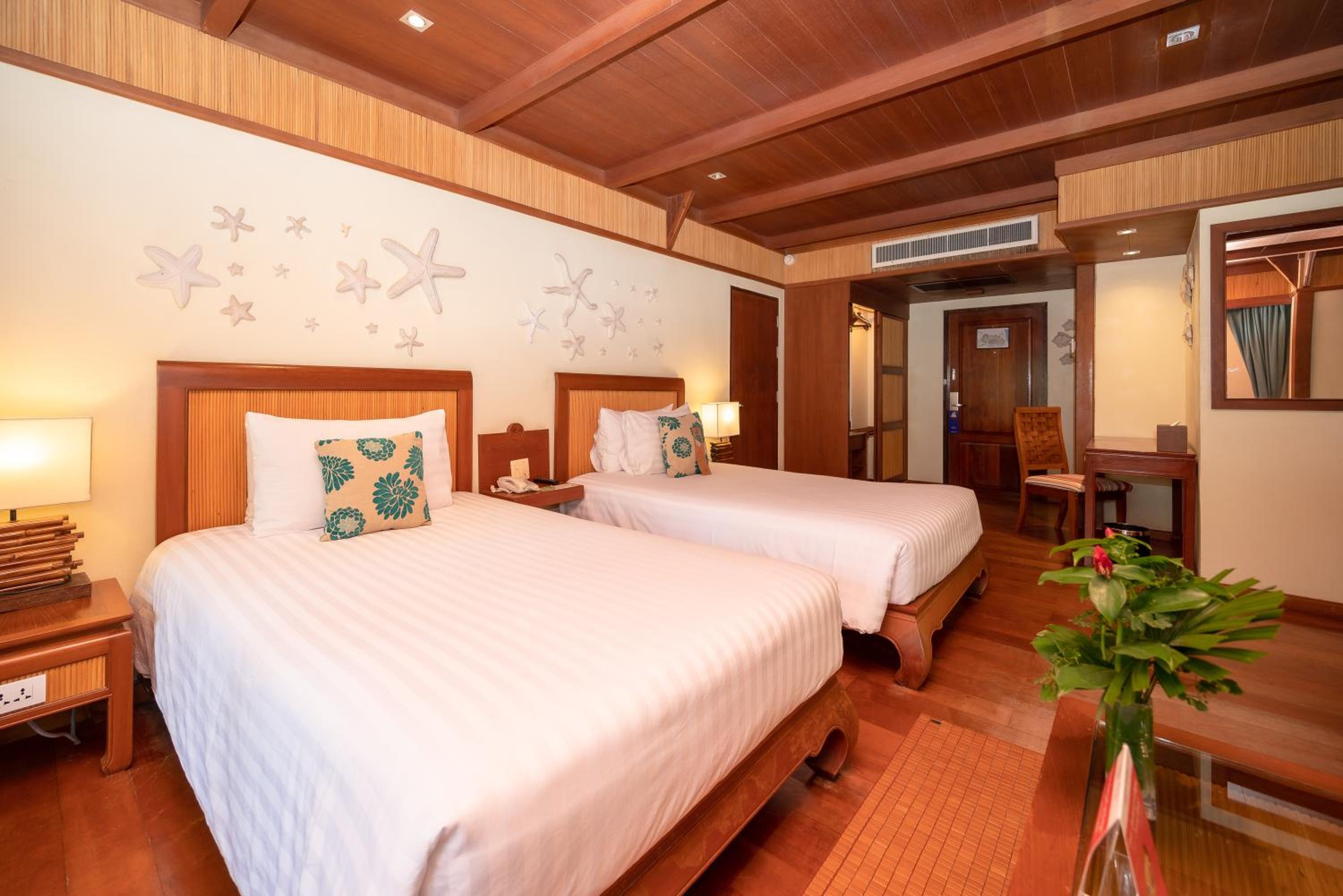 Deluxe Twin Room - Photo 10