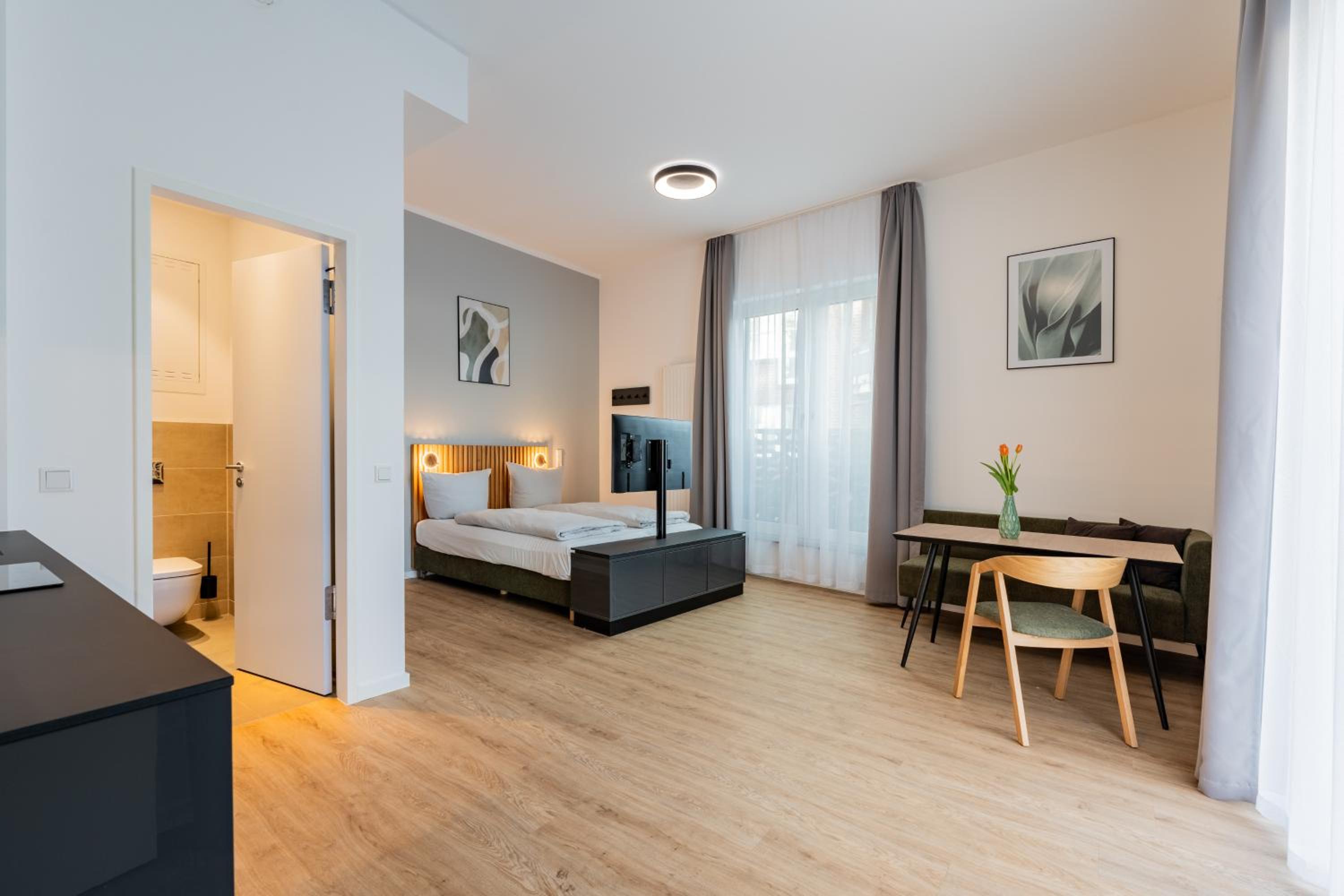 Studio Apartment photo 1