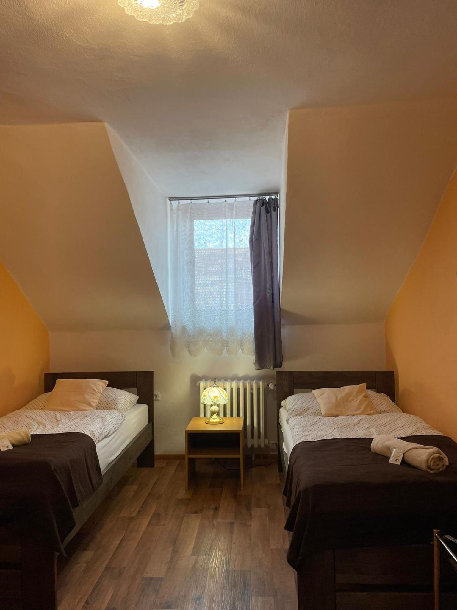 Twin Room with Private Bathroom - Photo 17
