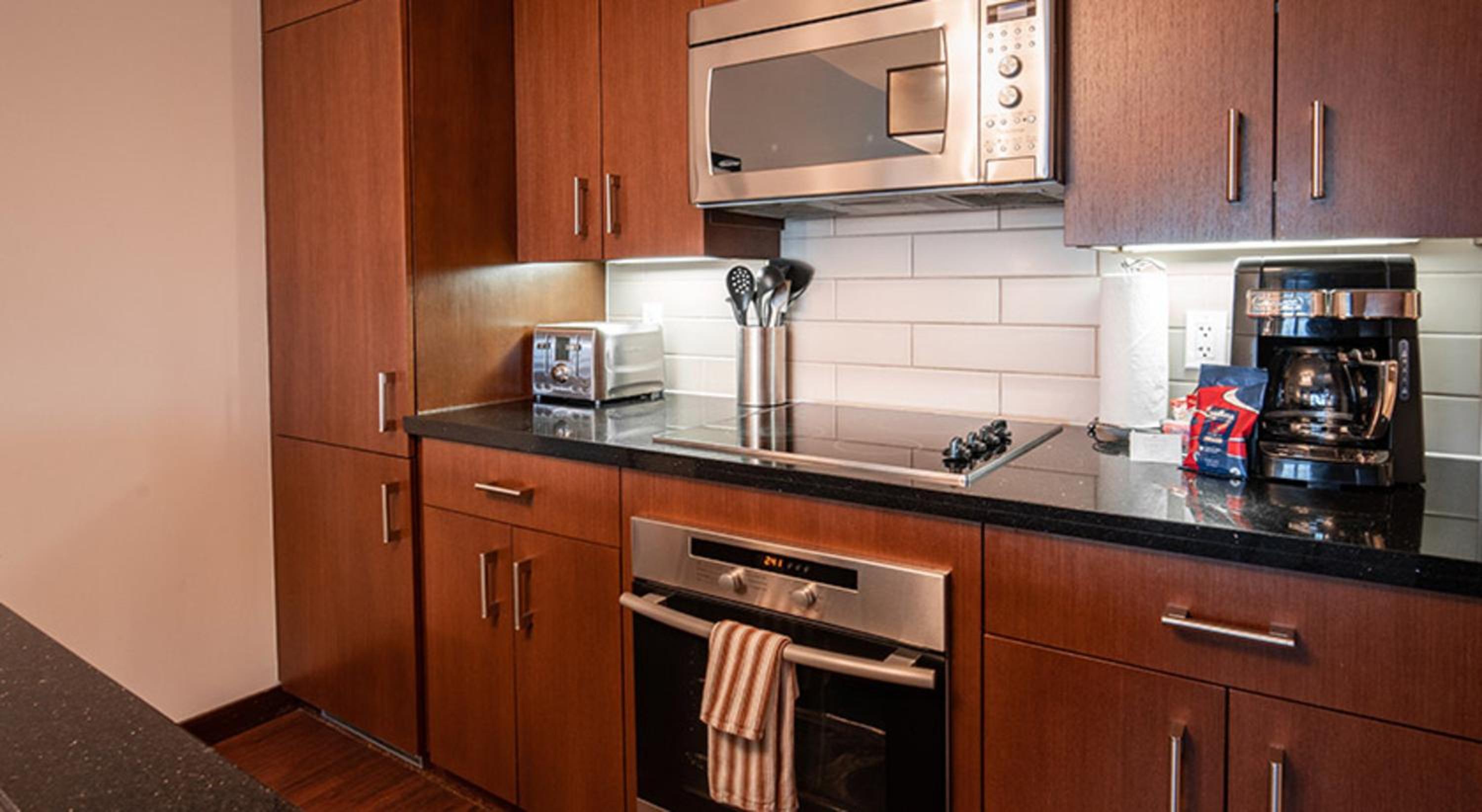 One-Bedroom Apartment - Photo 2