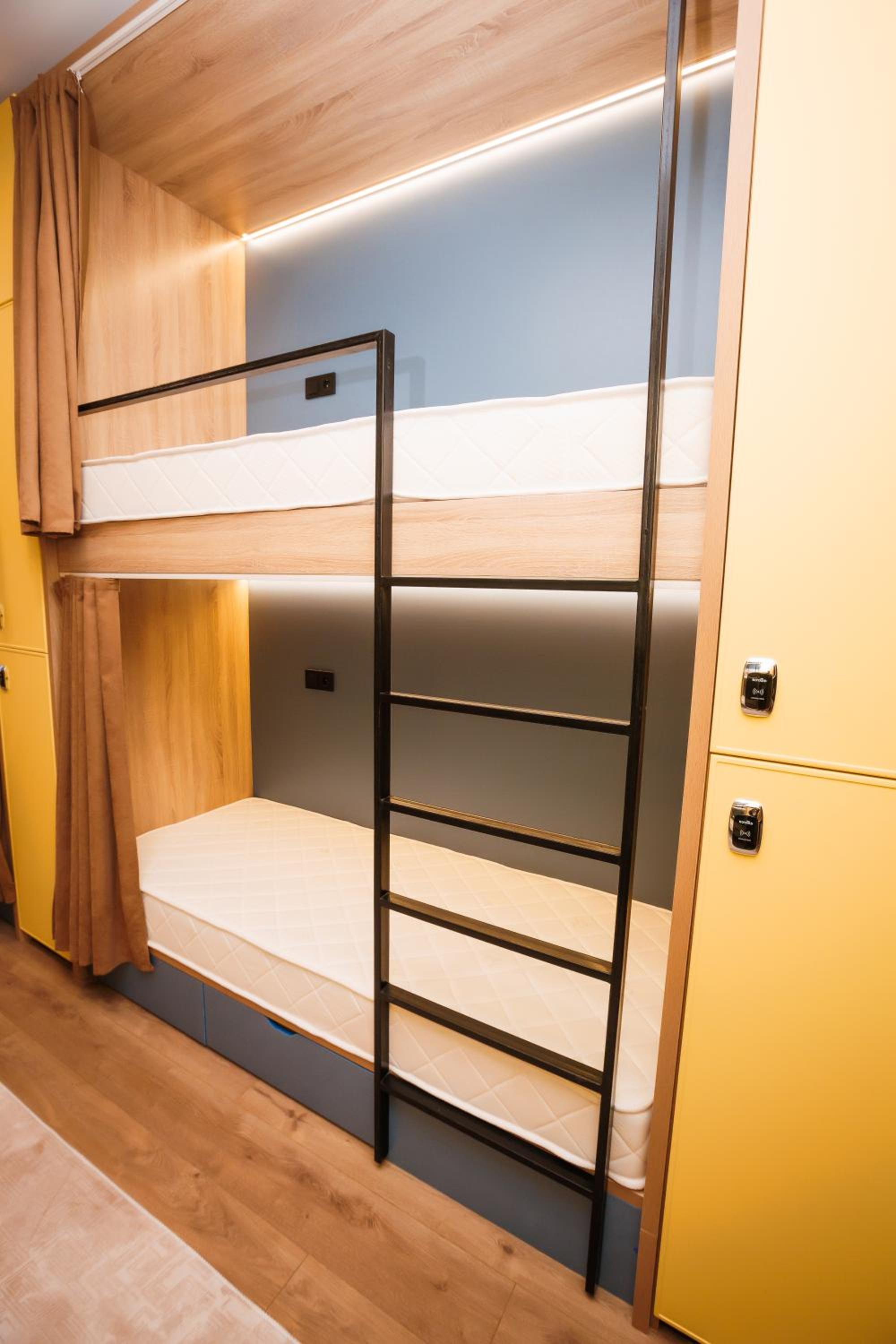 Bunk Bed in Female Dormitory Room   photo 3