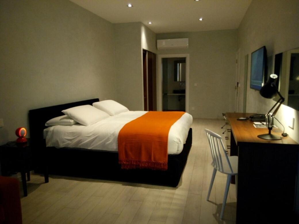 Deluxe Room - Photo 6
