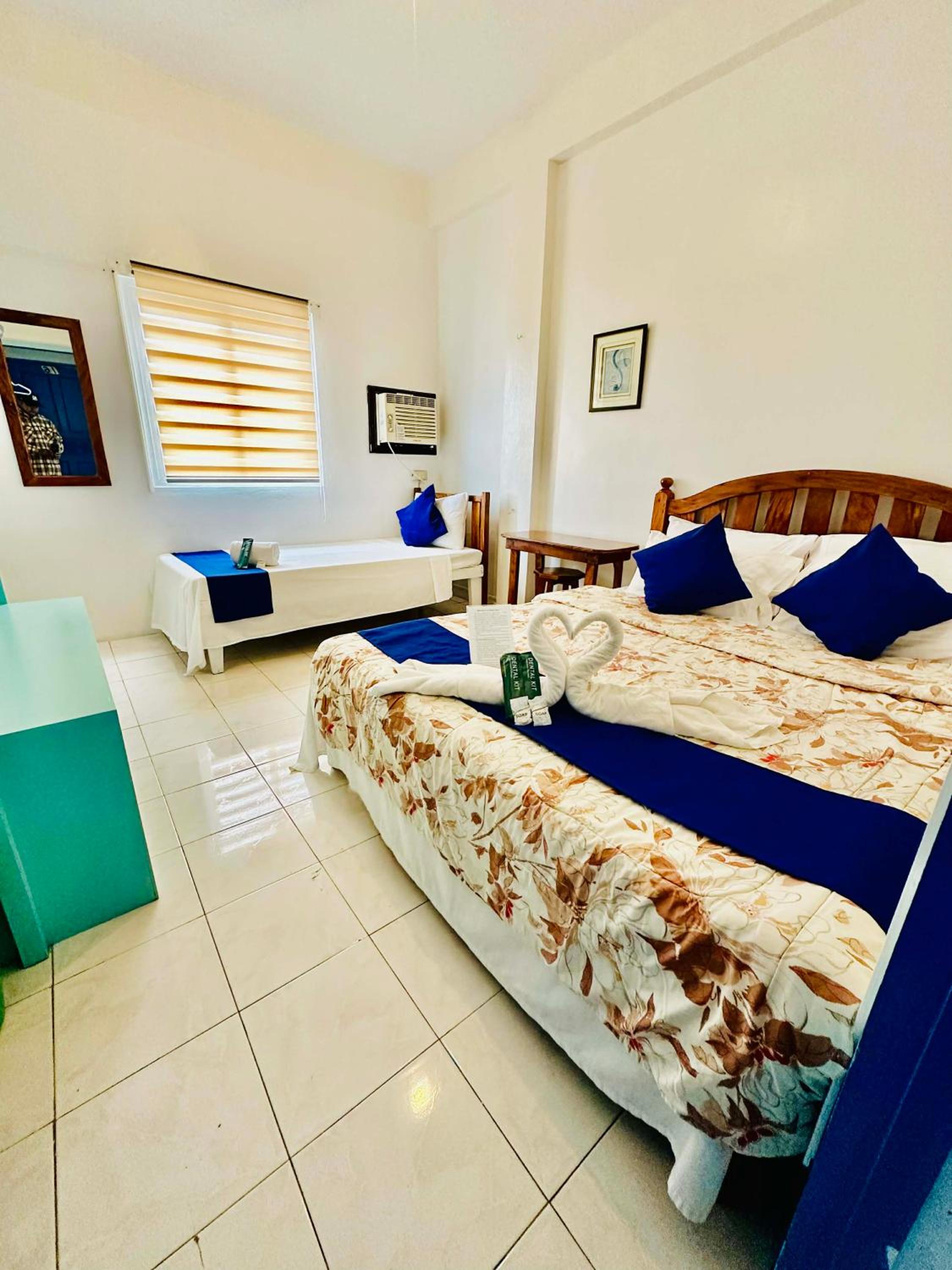 Triple Room with Shared Bathroom photo 1
