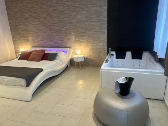 Double Room with Spa Bath