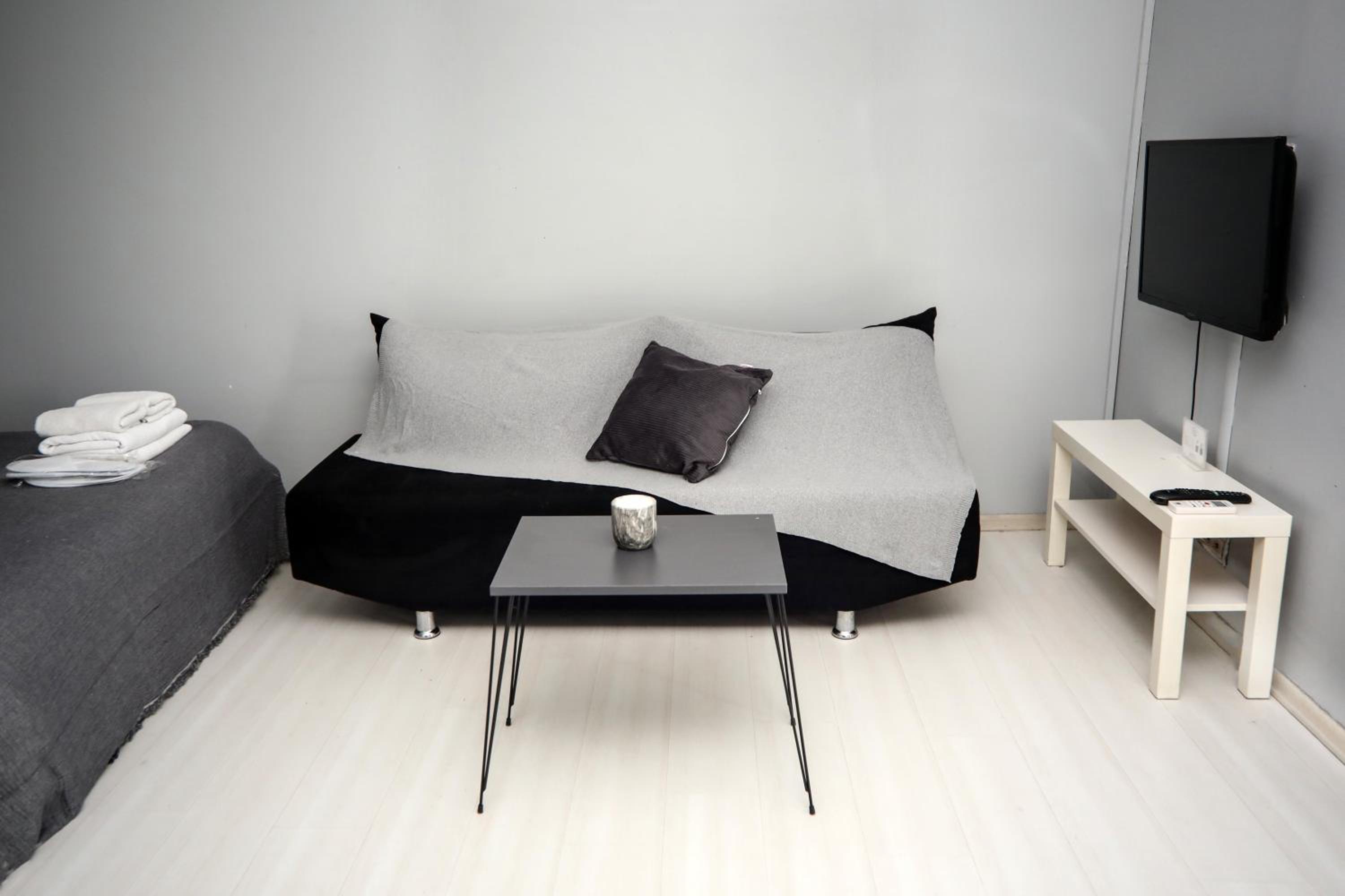 Studio Apartment photo 1
