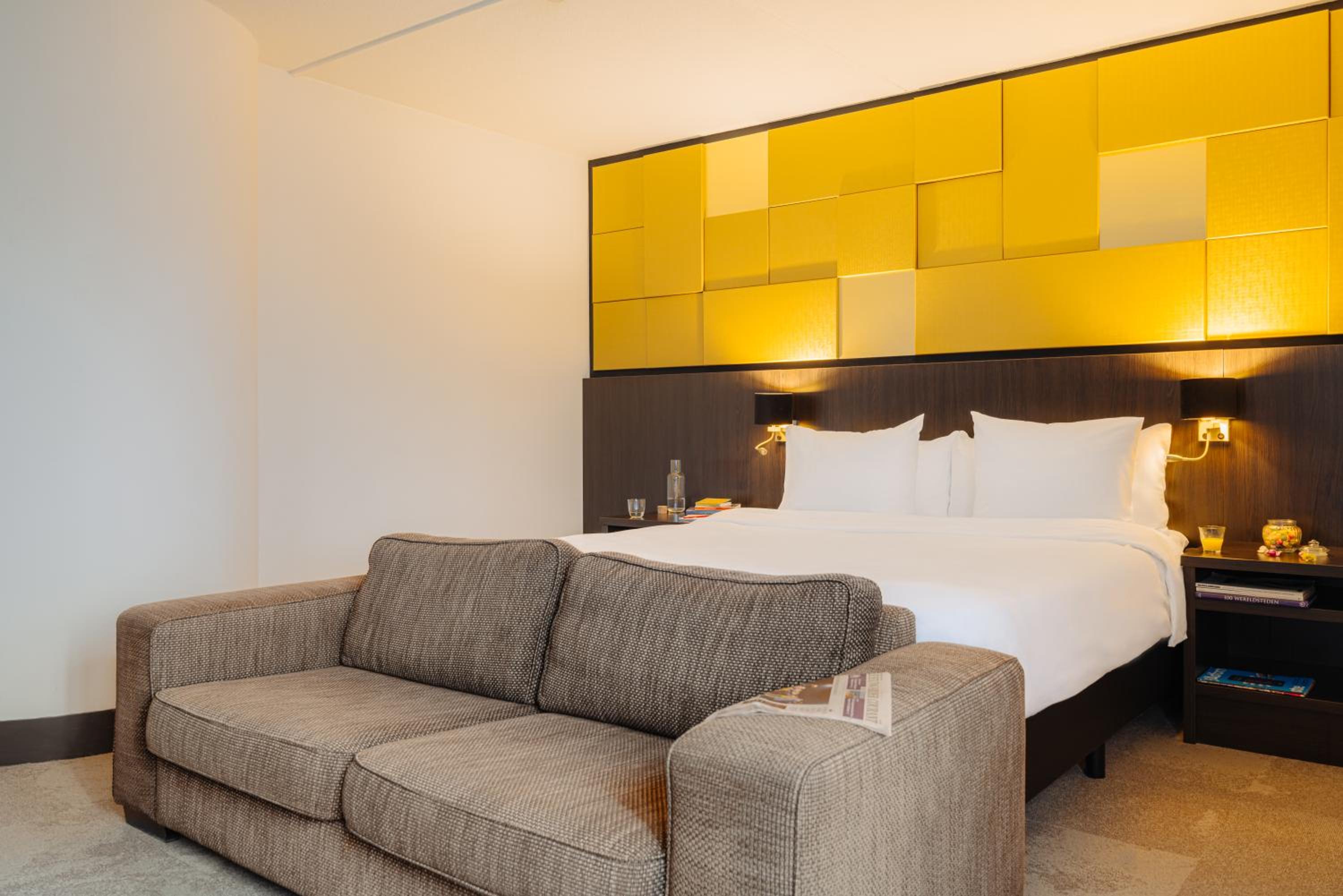 Executive Room 1 Double Bed thumbnail 5