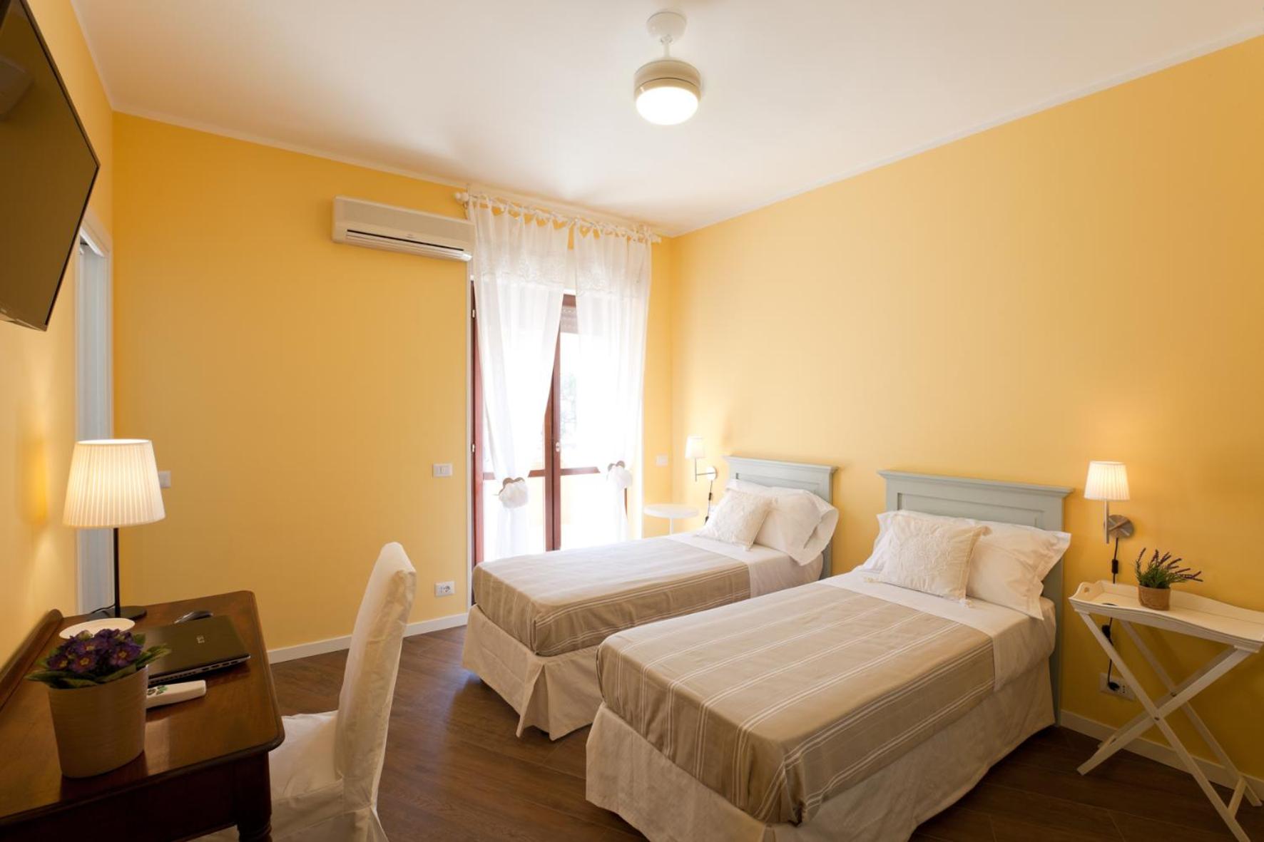 Deluxe Twin Room with Sea View