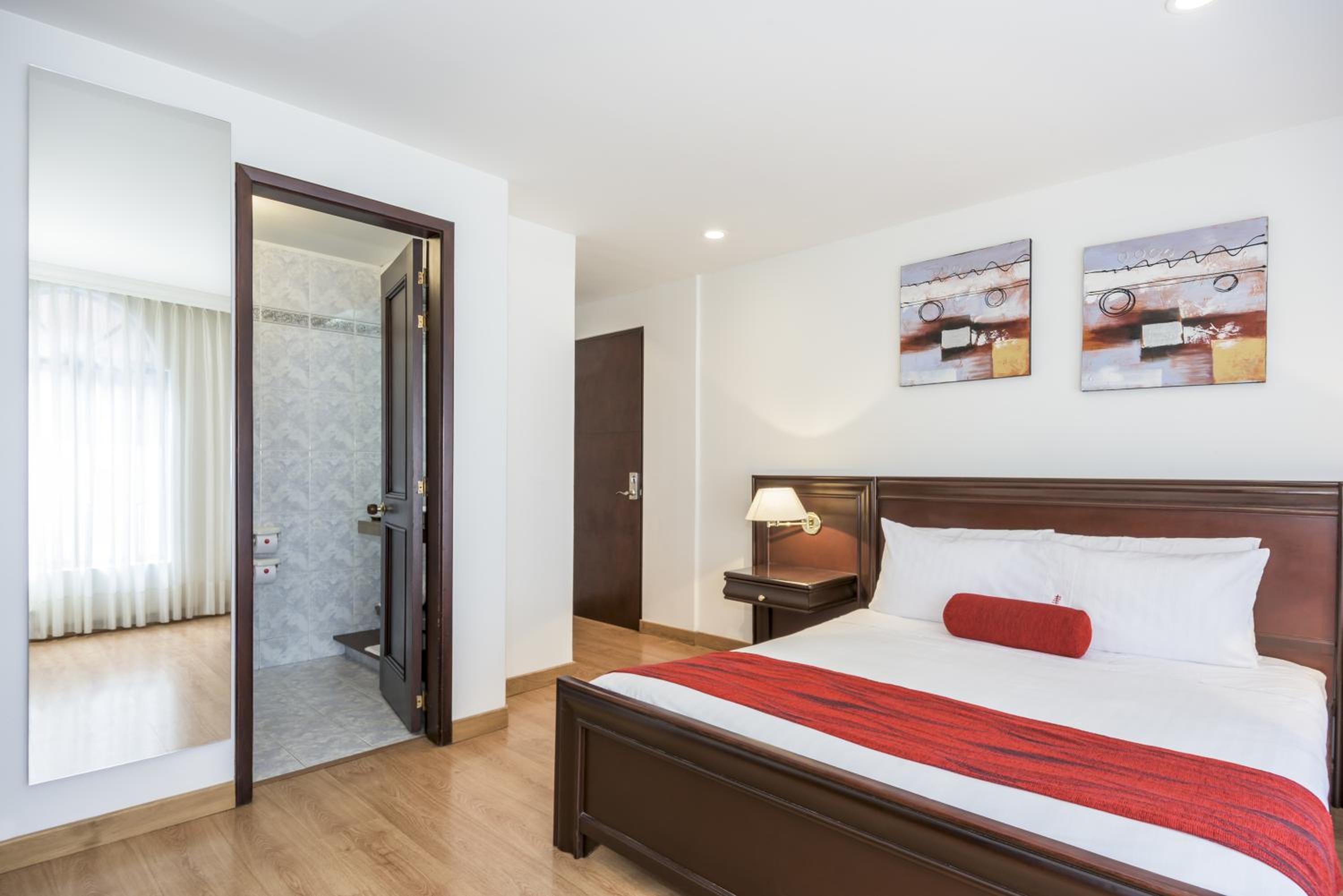 Double Room - Photo 8