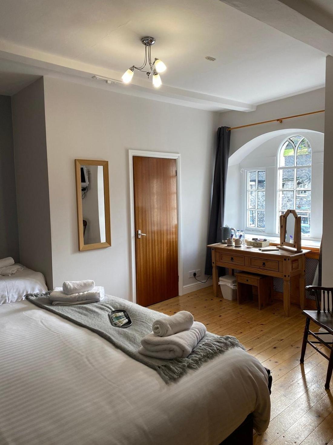 Deluxe Double Room (2 Adults + 1 Child) photo 1
