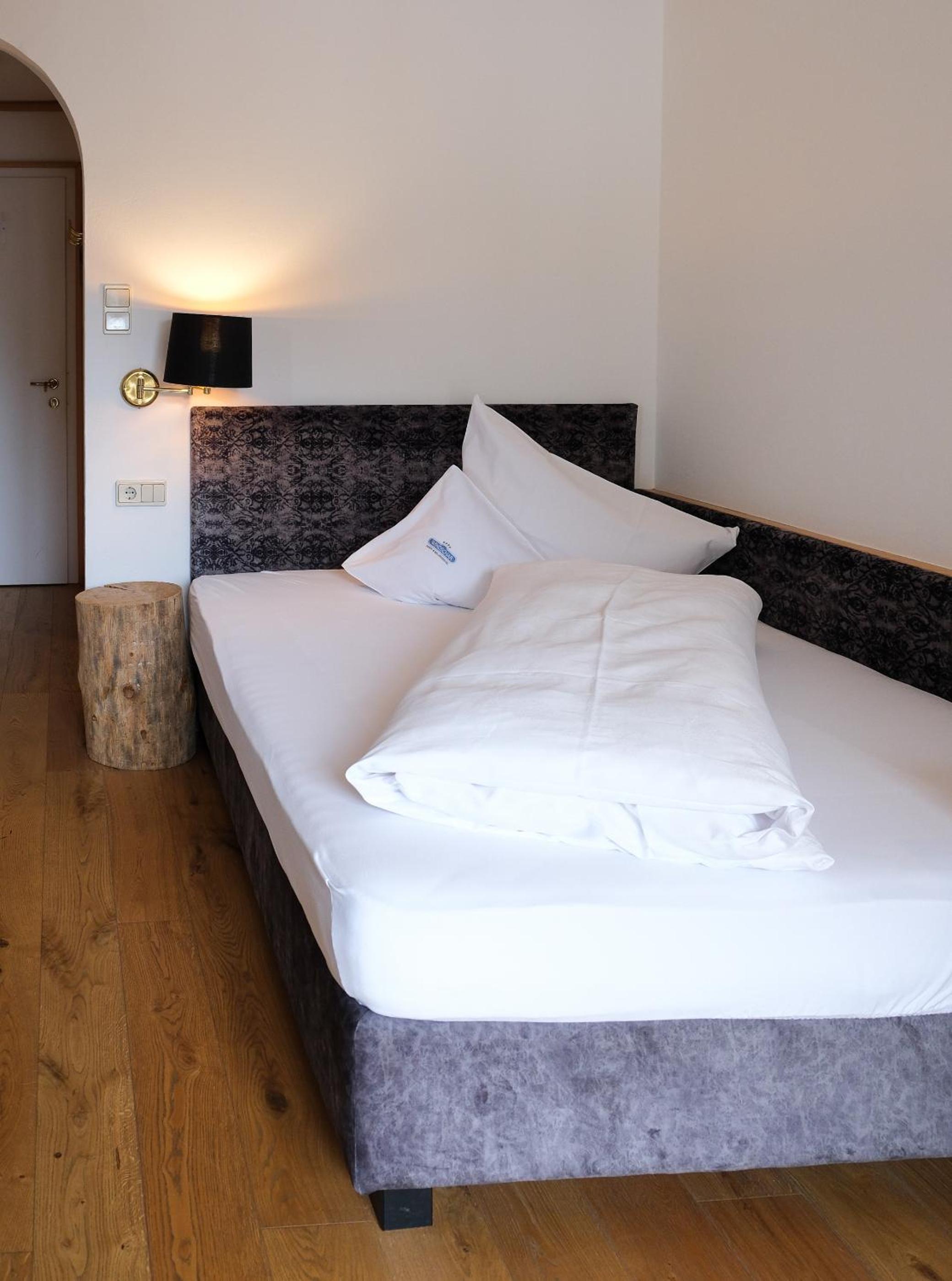 Standard Room "Neves" with French bed (140x200cm)
