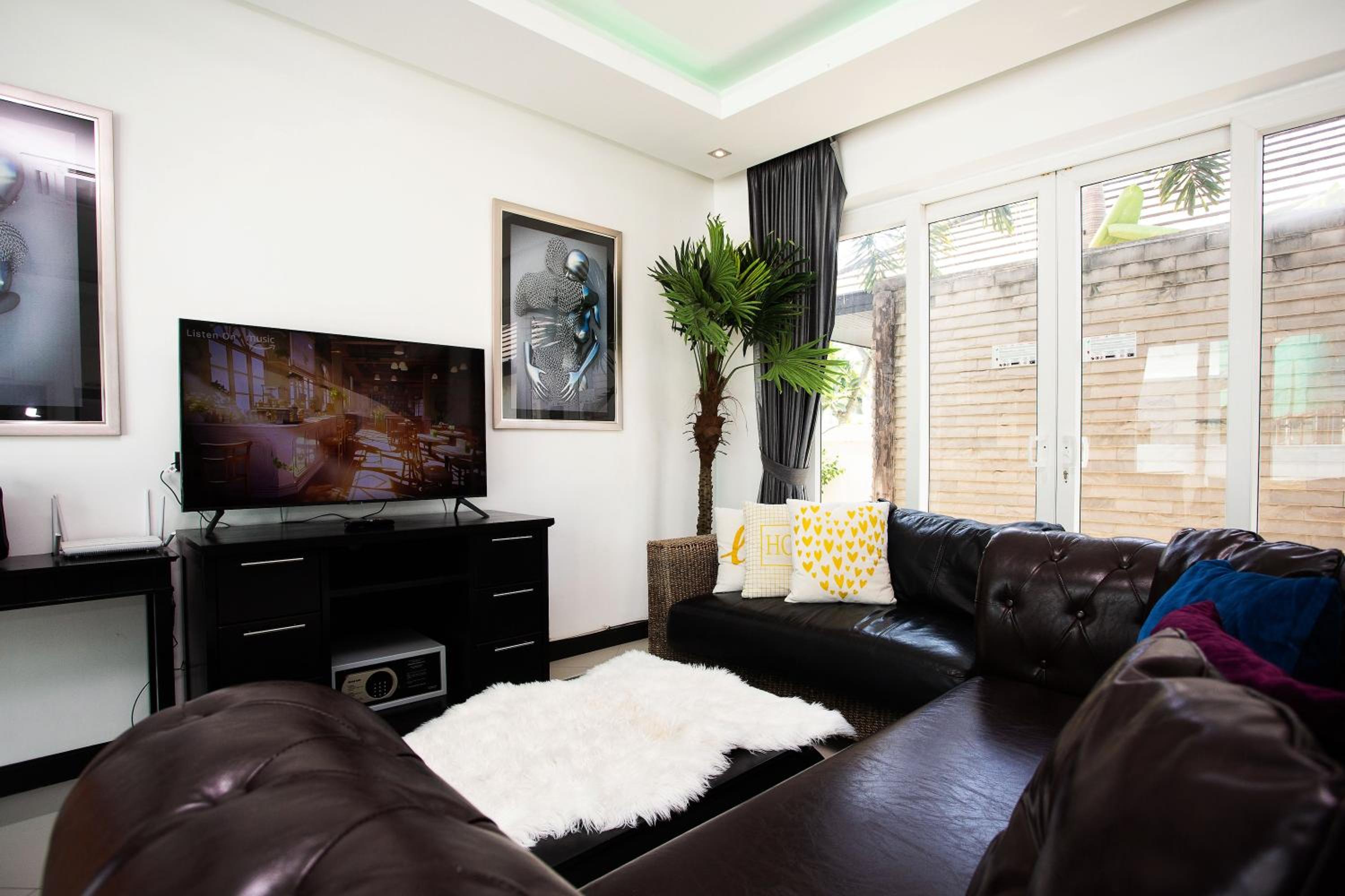 Three-Bedroom Villa photo 1