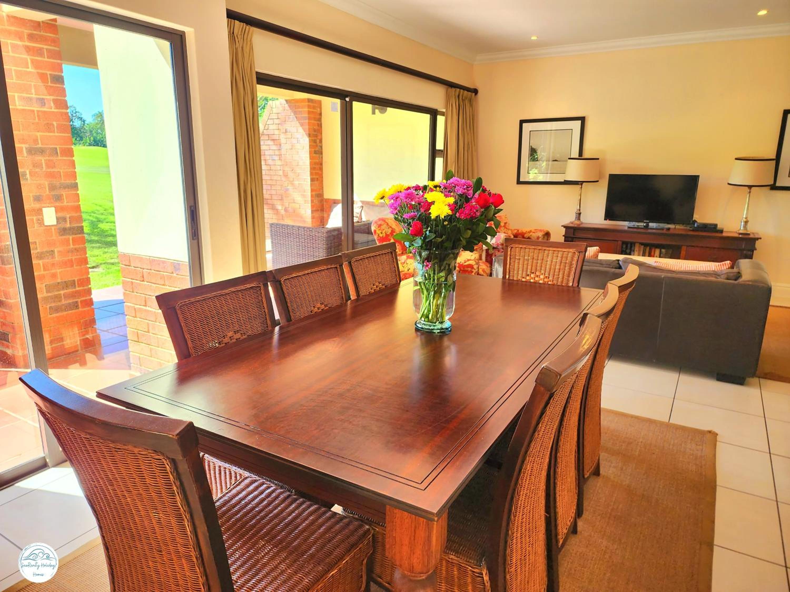 Three-Bedroom Villa photo 3