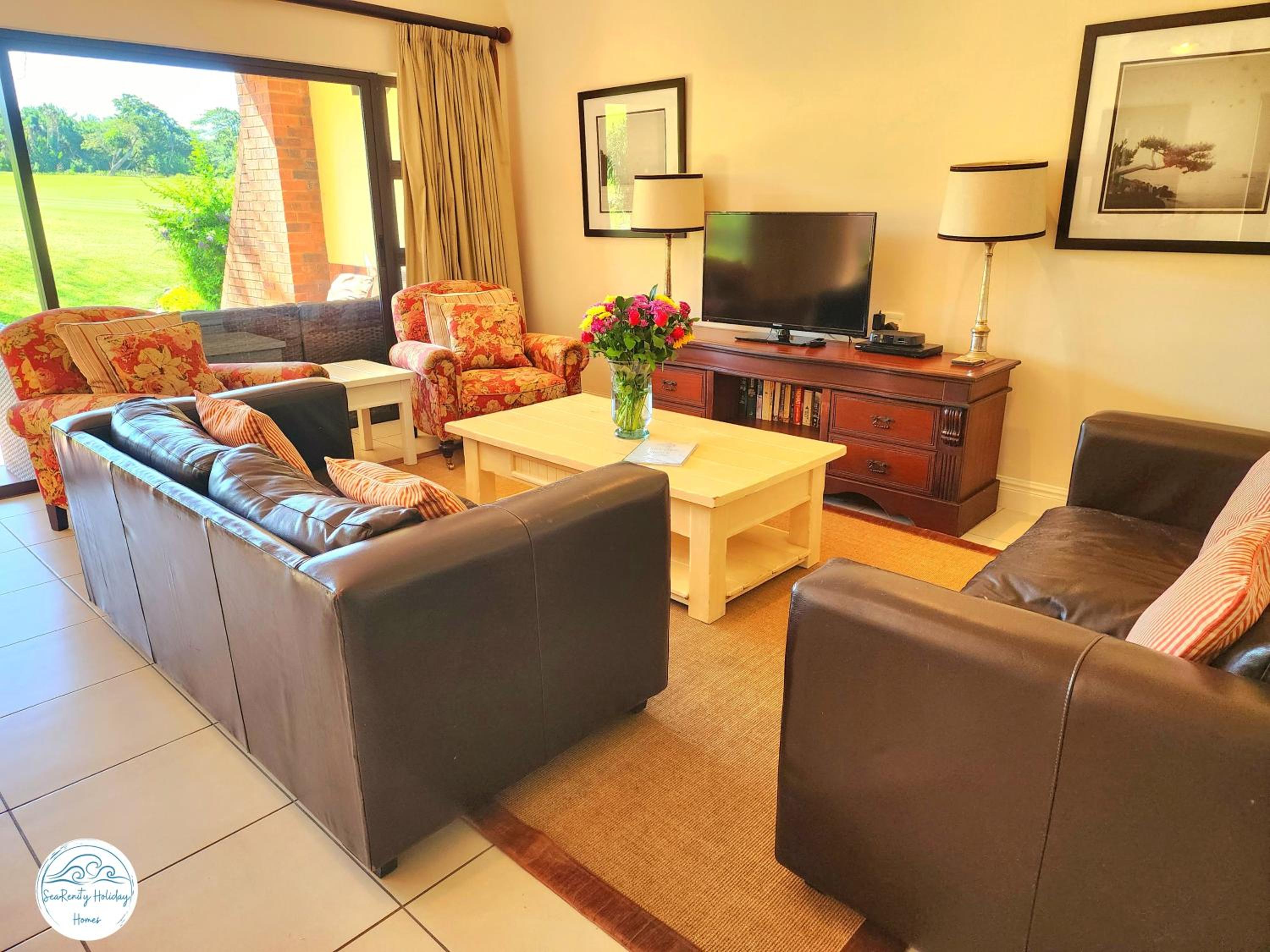Three-Bedroom Villa photo 2