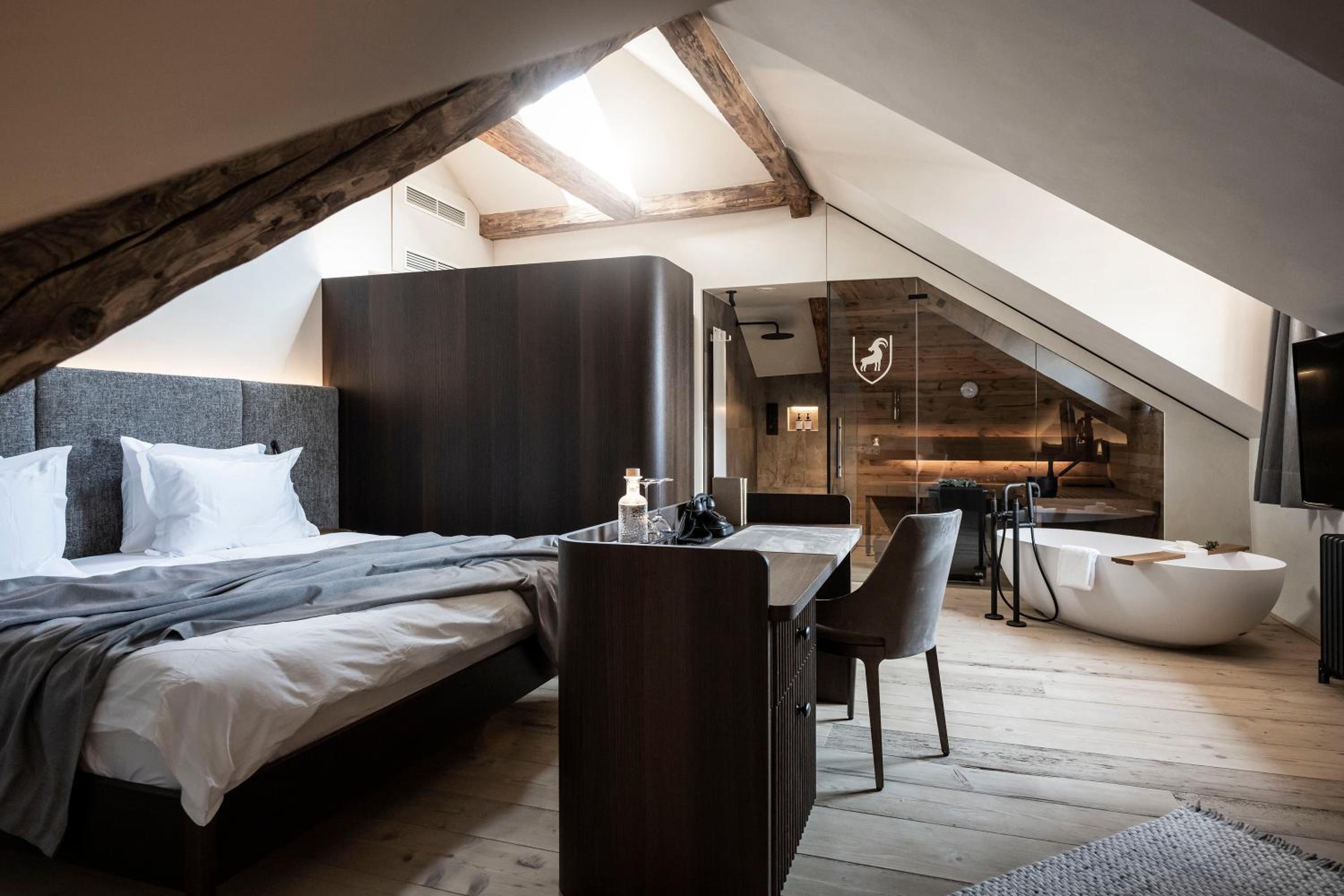 Suite with Sauna