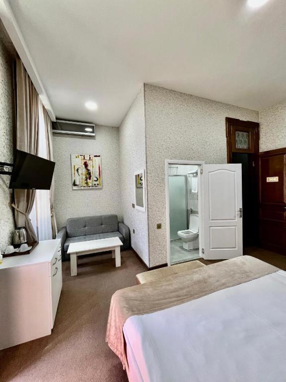 Triple Room With Balcony photo 3