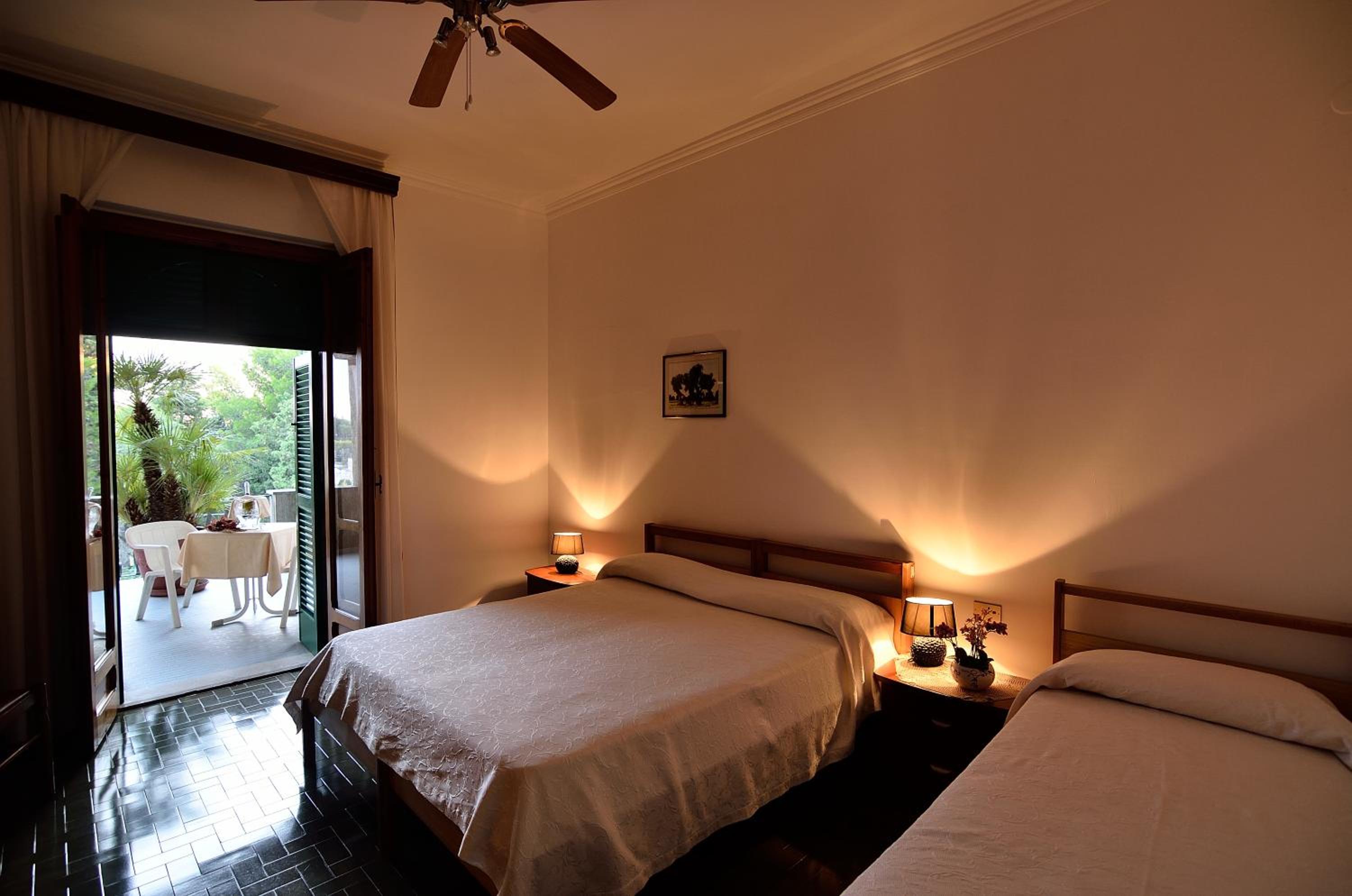 Triple Room with Terrace