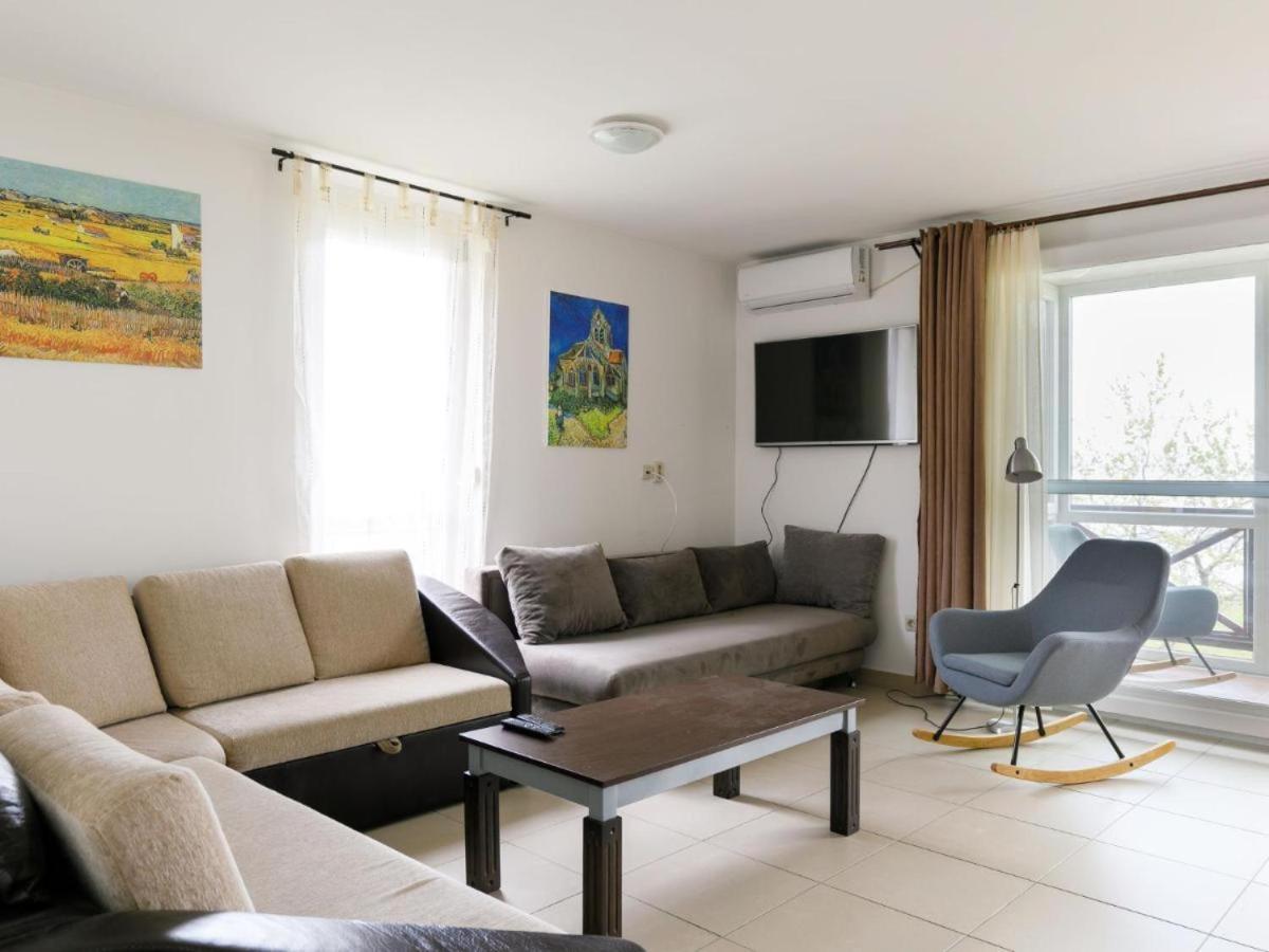 Apartment with Lake View photo 1