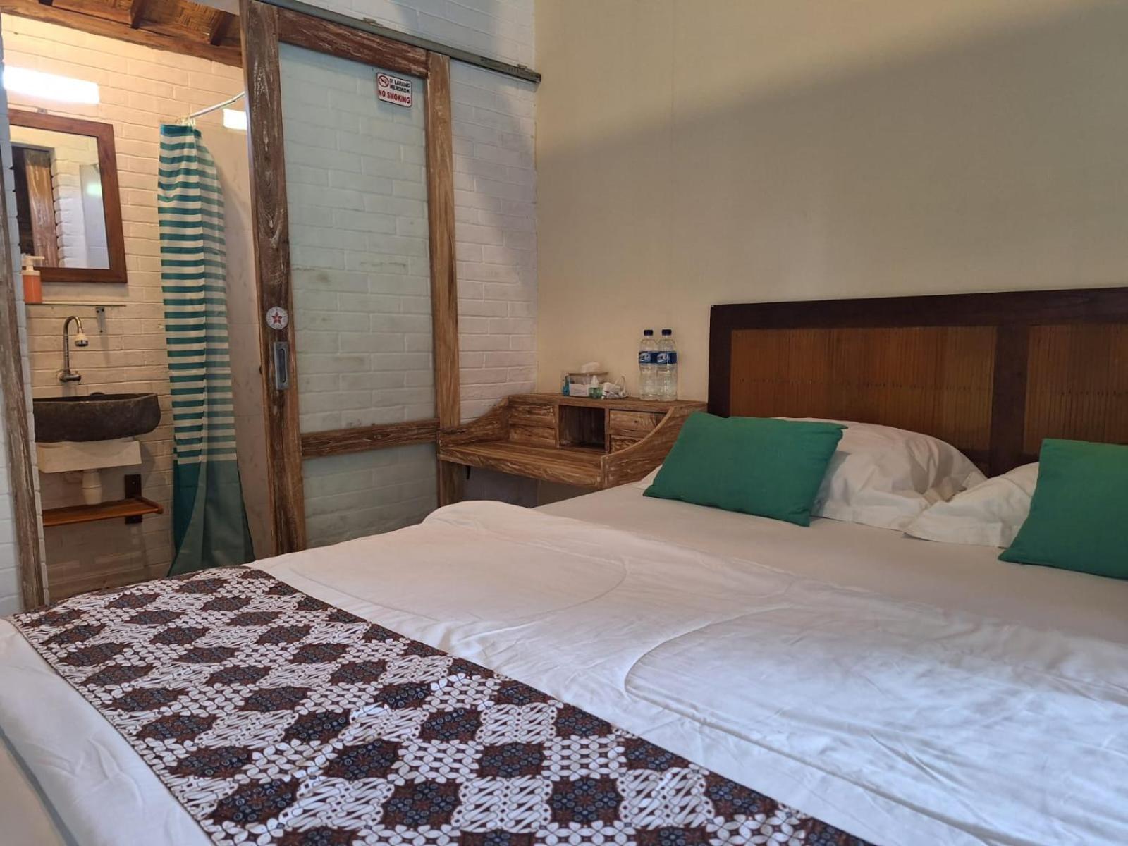 Double Room with Pool View photo 3