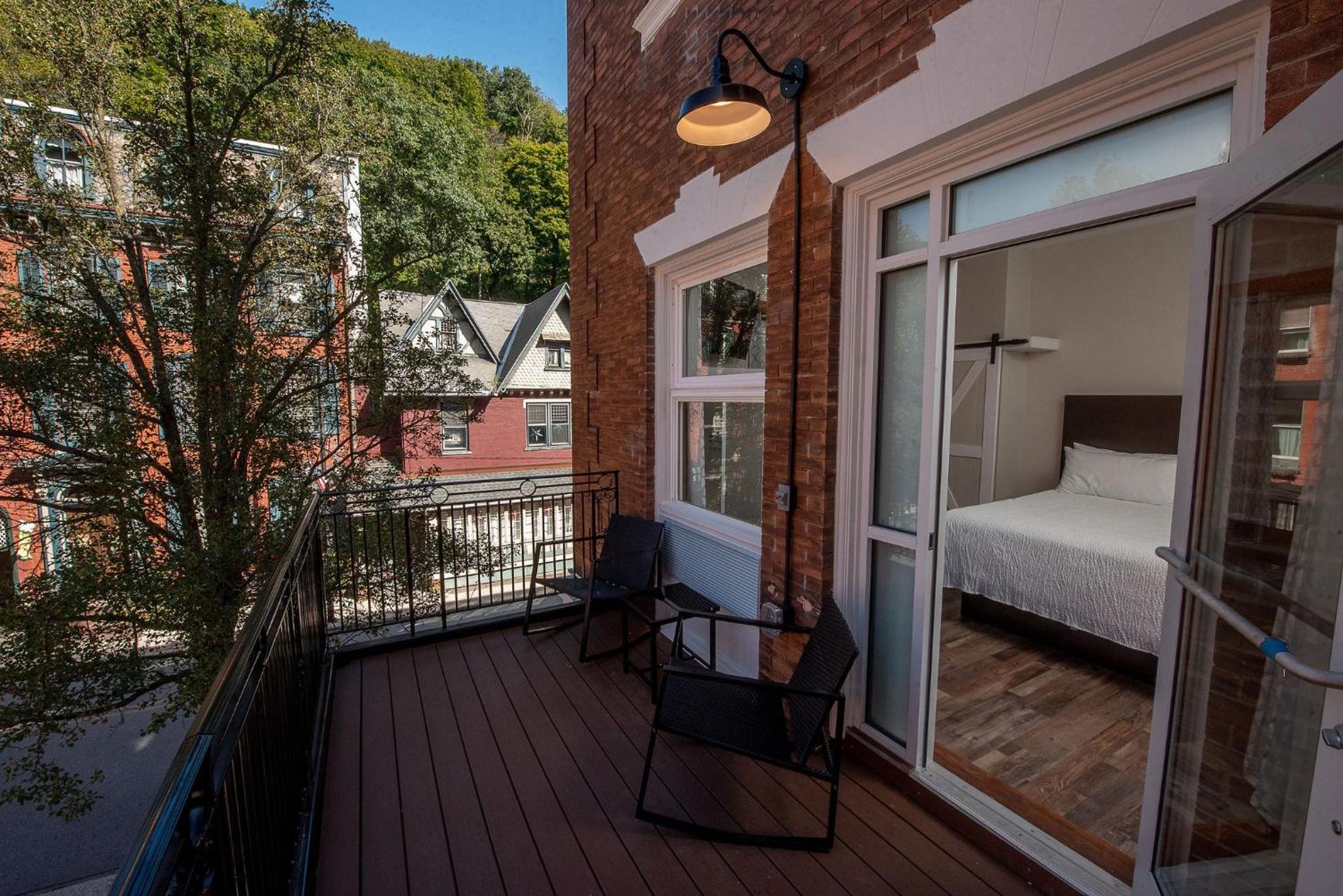 King Room With Balcony photo 2