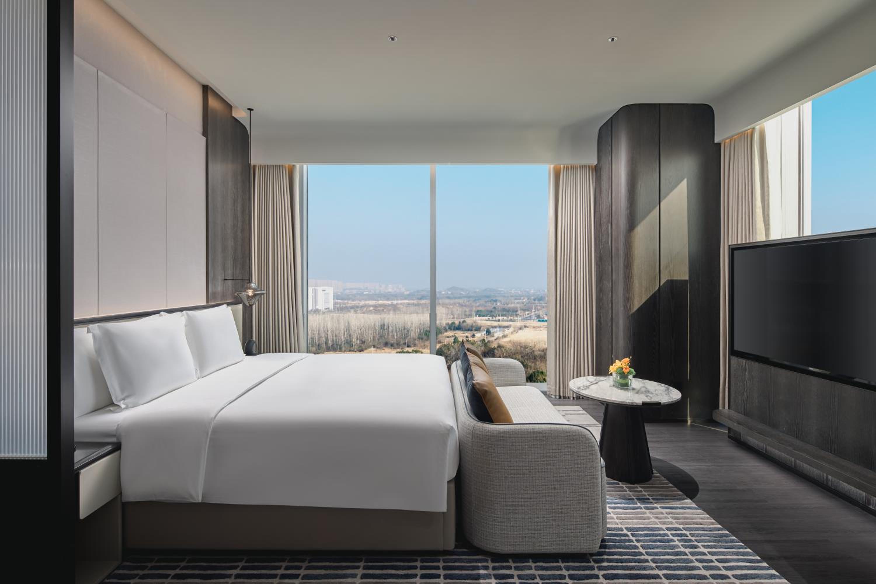 One-Bedroom King Suite photo 1