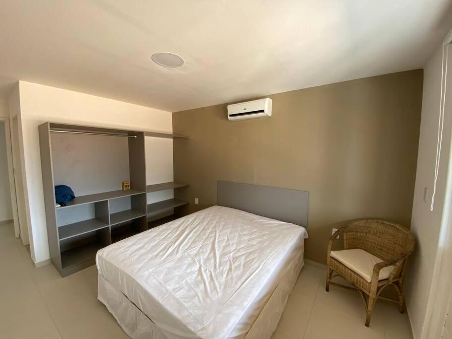 Six-Bedroom House photo 1