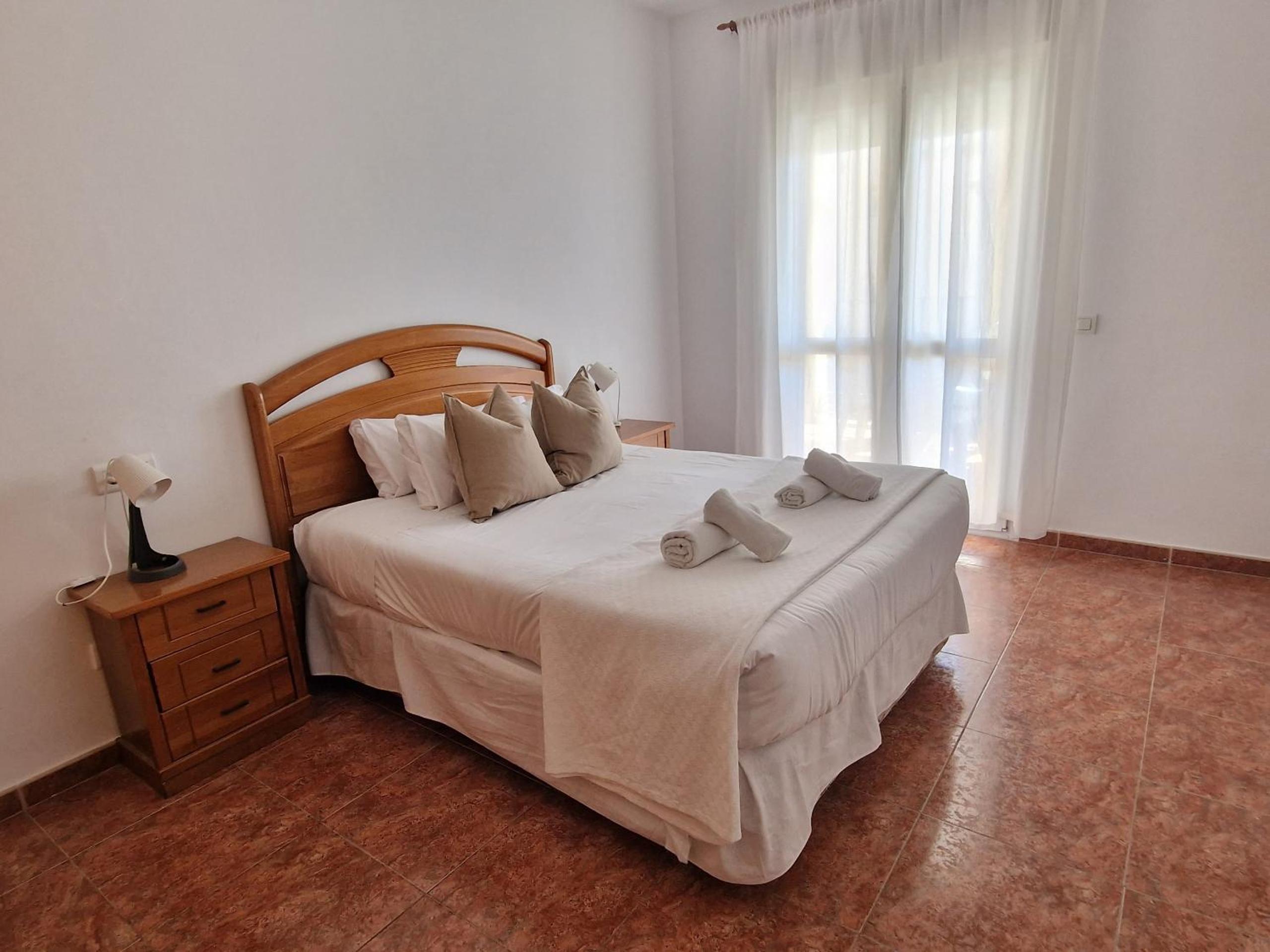Apartamento de Dos Habitaciones con Terraza