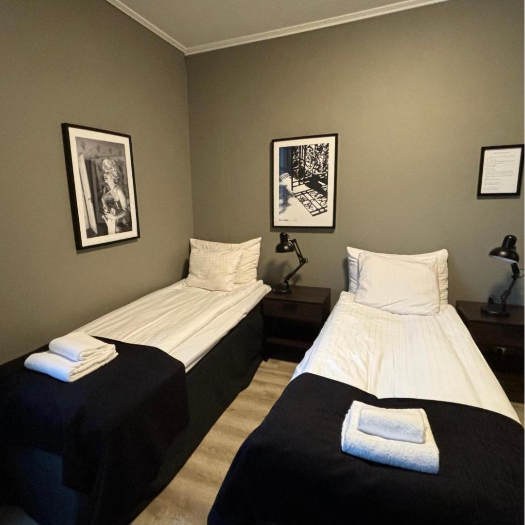 Standard Twin Room - Photo 1