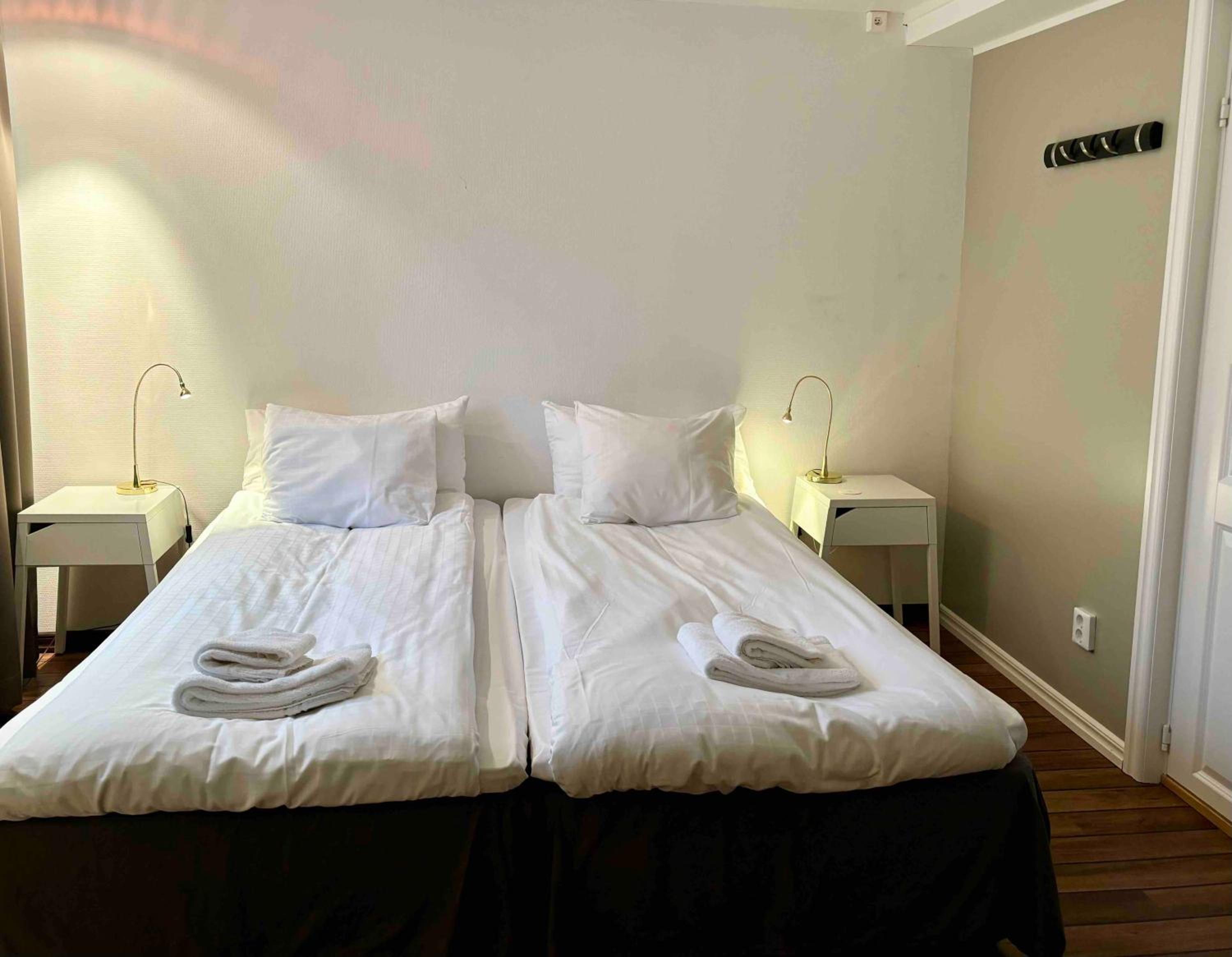 2-bäddsrum BASIC i Annexet (egen ingång från baksidan) photo 3
