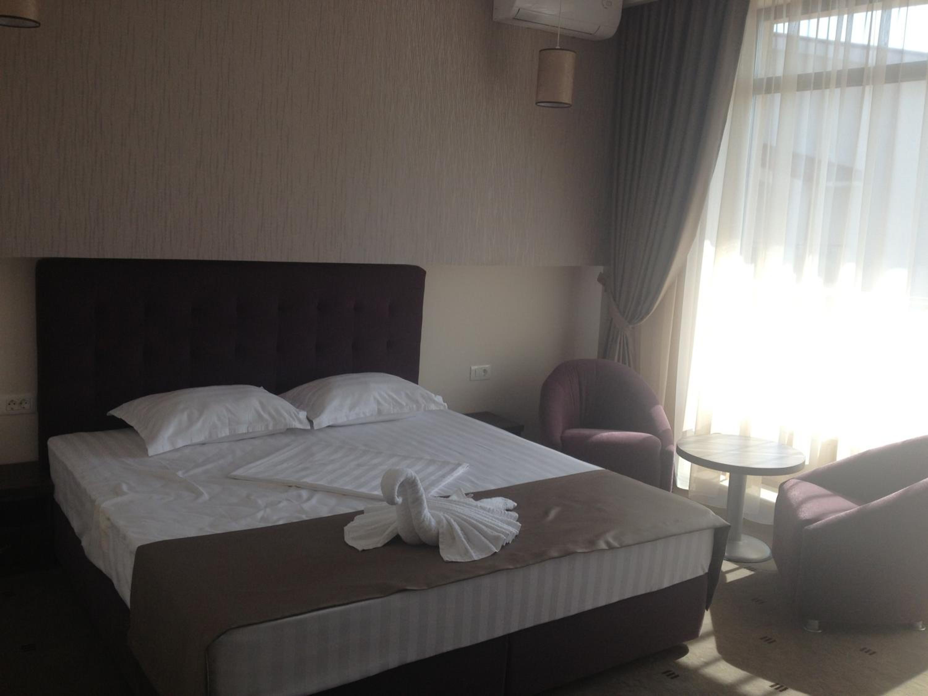 Double Room - Photo 6