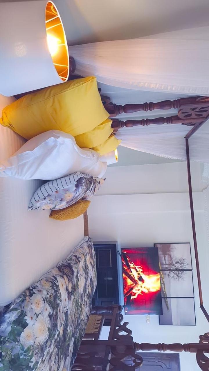 Deluxe King Suite