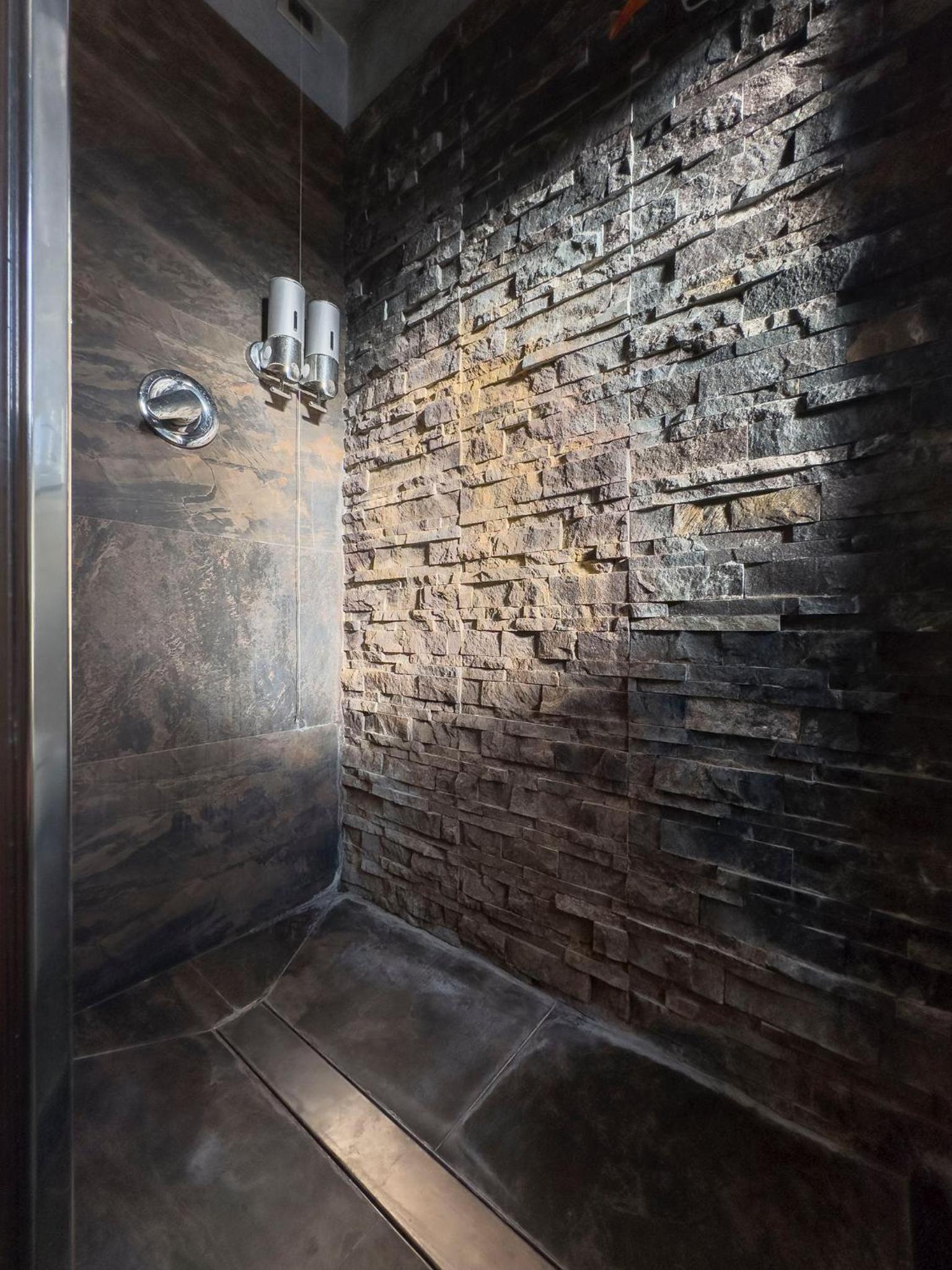 Double Room with Shared Bathroom photo 3