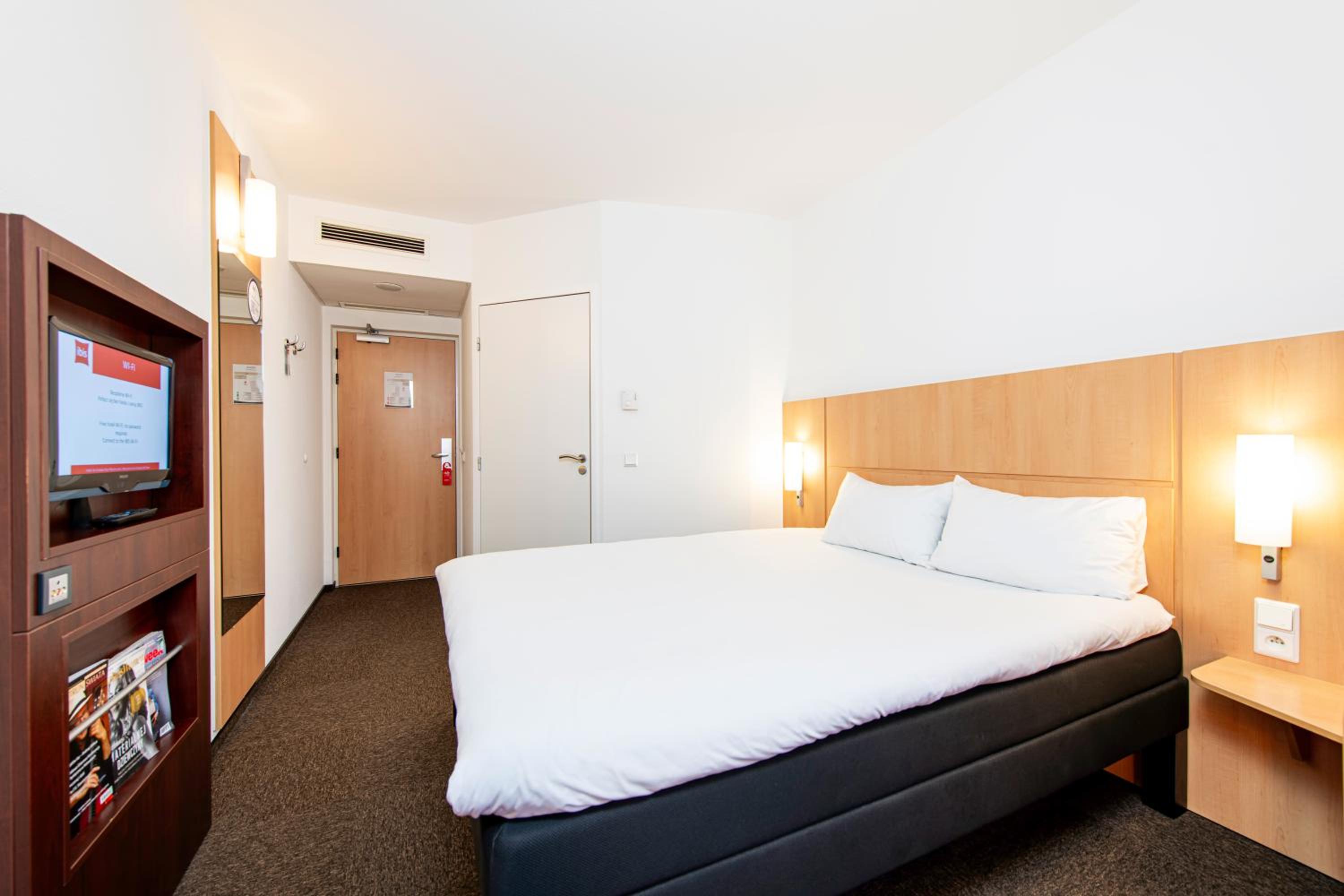 Double Room - Photo 14