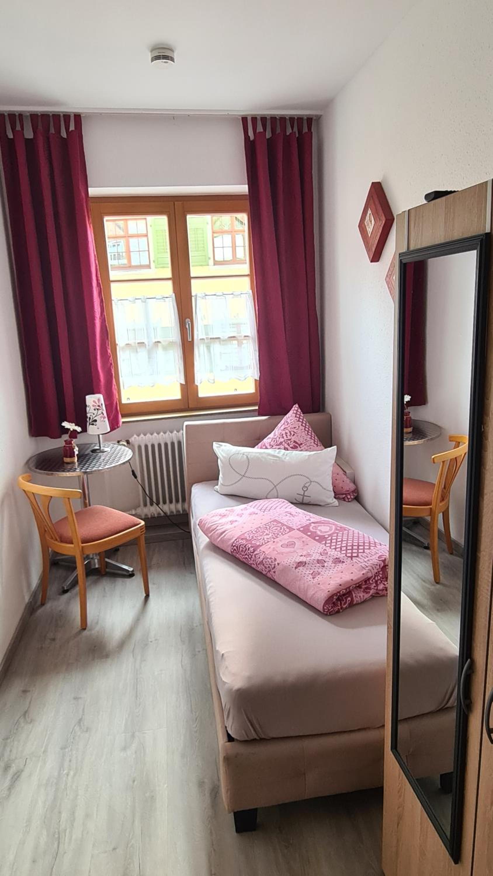 Single Room photo 1