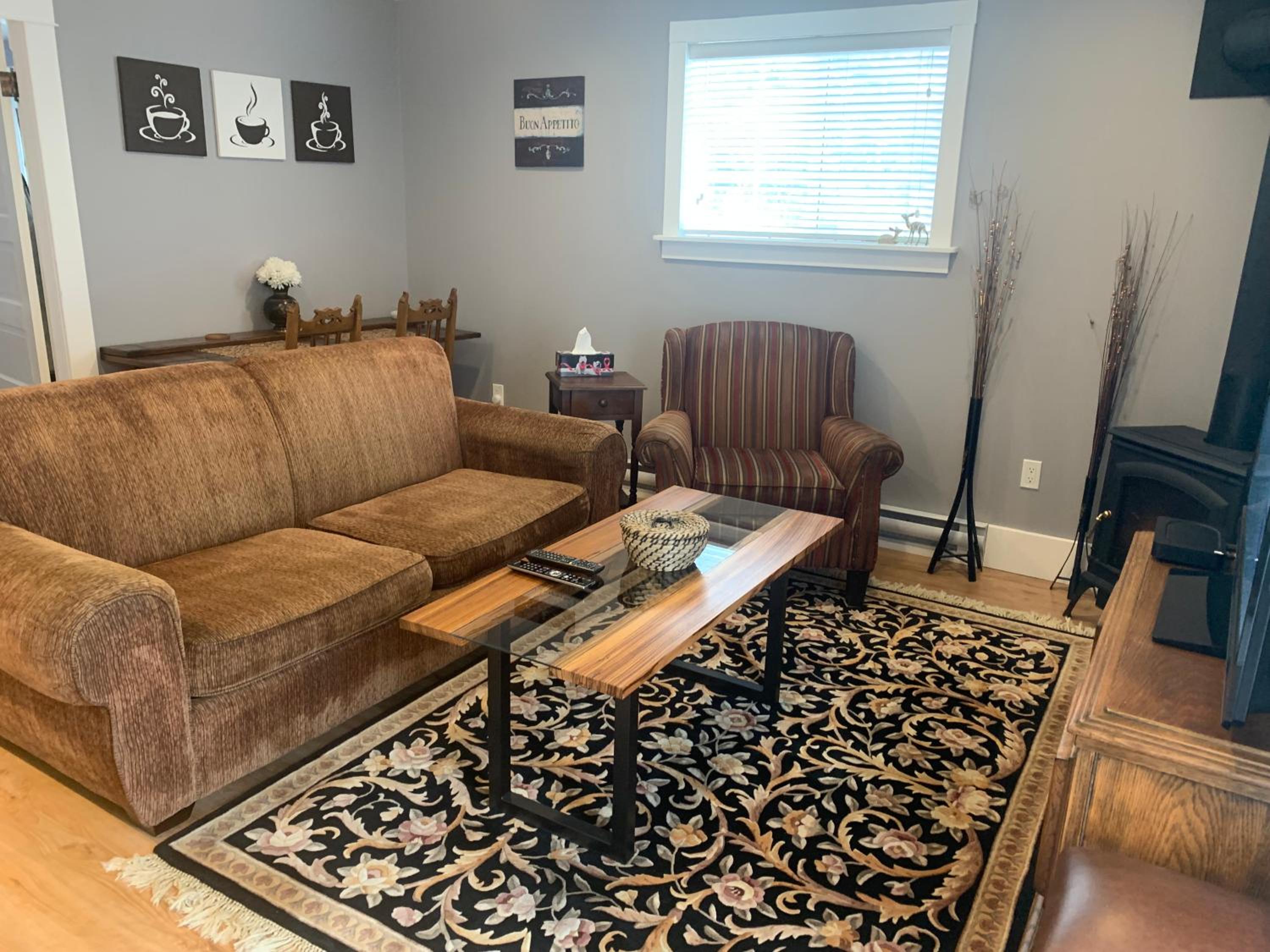 One-Bedroom Apartment photo 1
