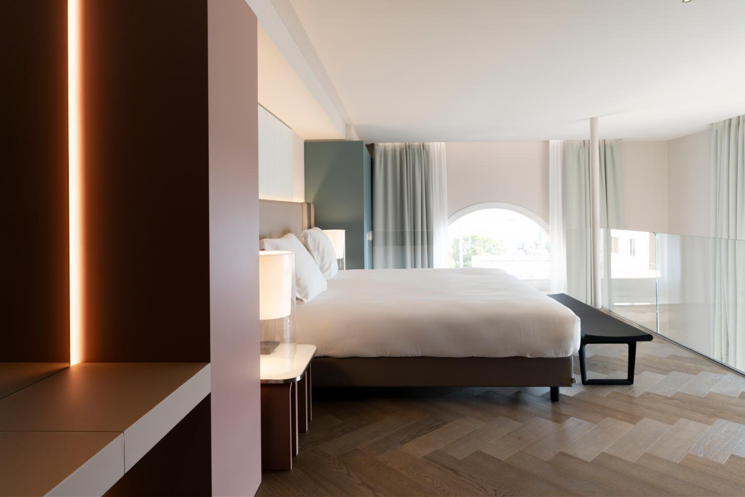 Presidential Suite with Panoramic View photo 3