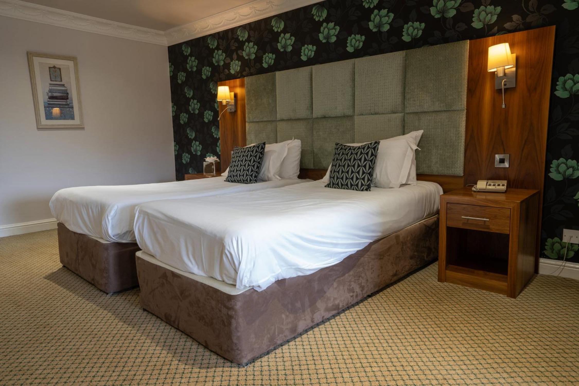 Standard Twin Room photo 2