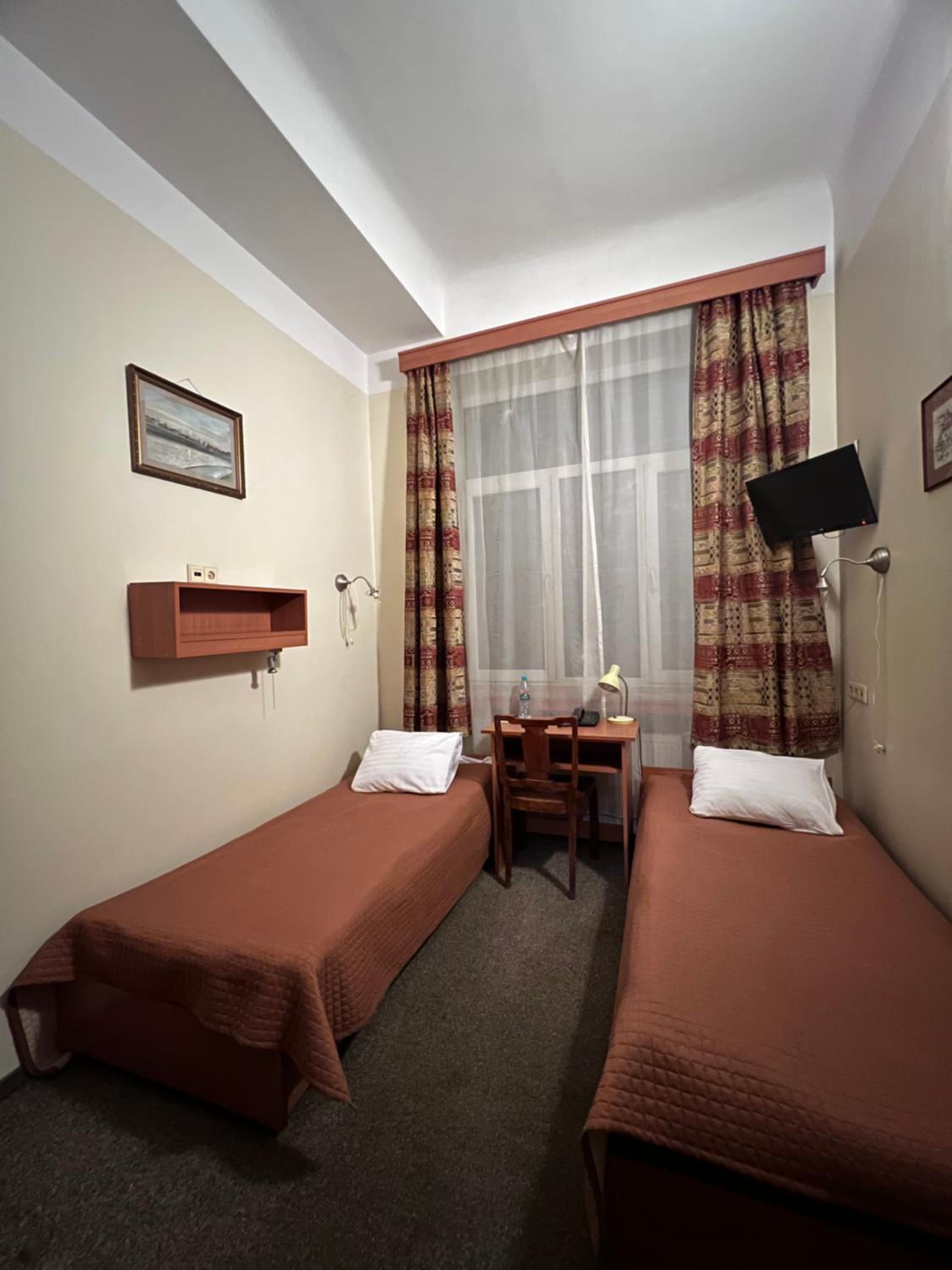 Double or Twin Room - Photo 3