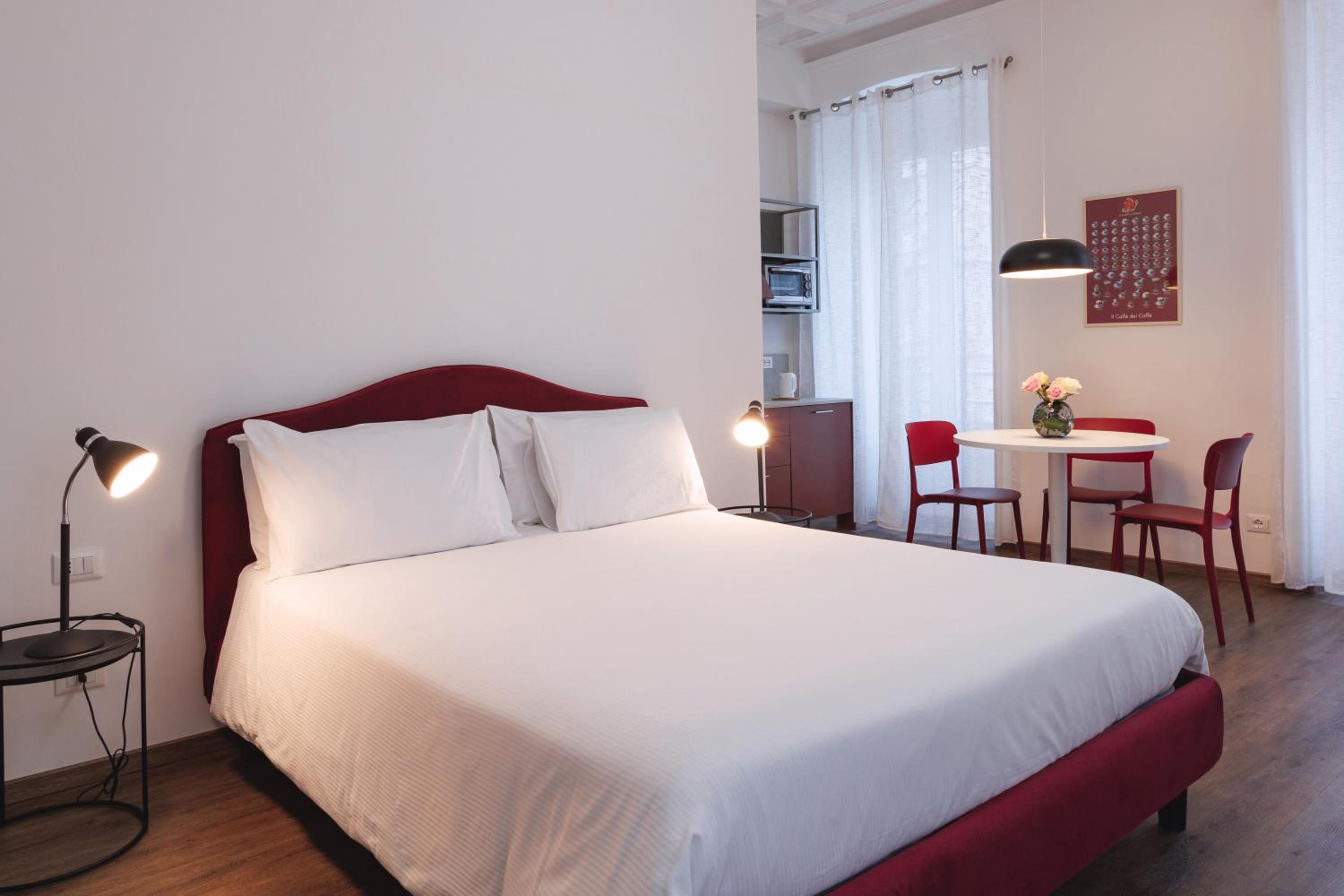 Deluxe Room - Photo 10