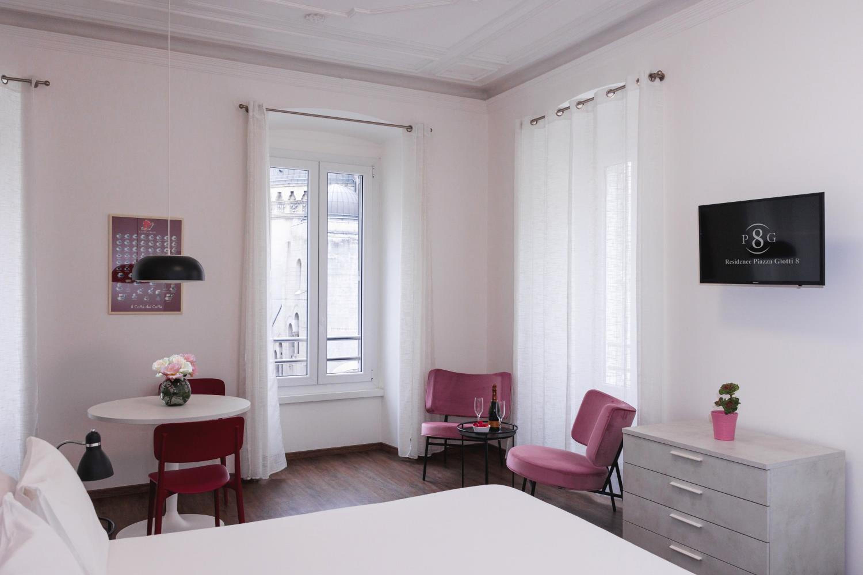 Deluxe Room - Photo 8