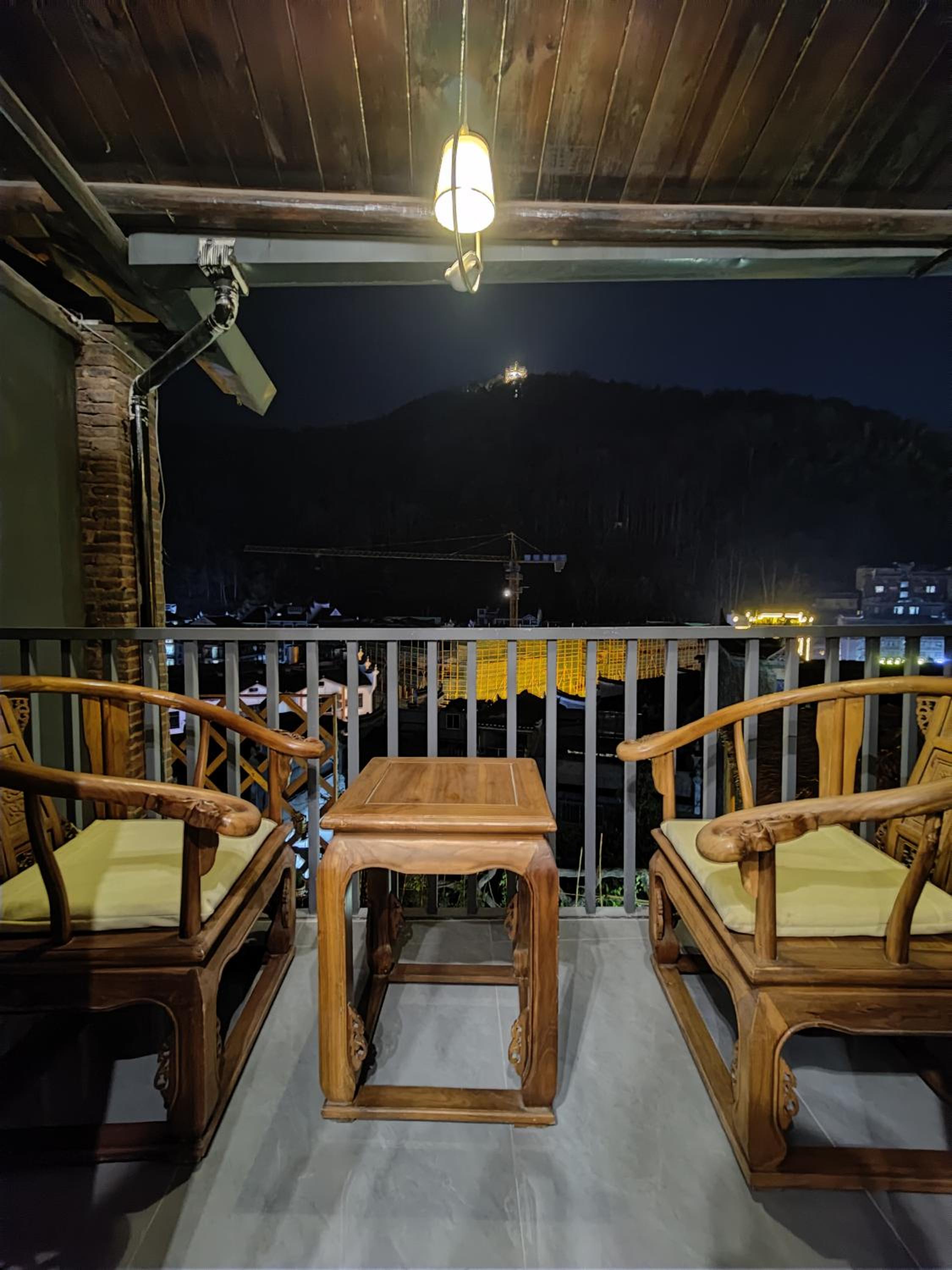 Queen Room with Balcony photo 2