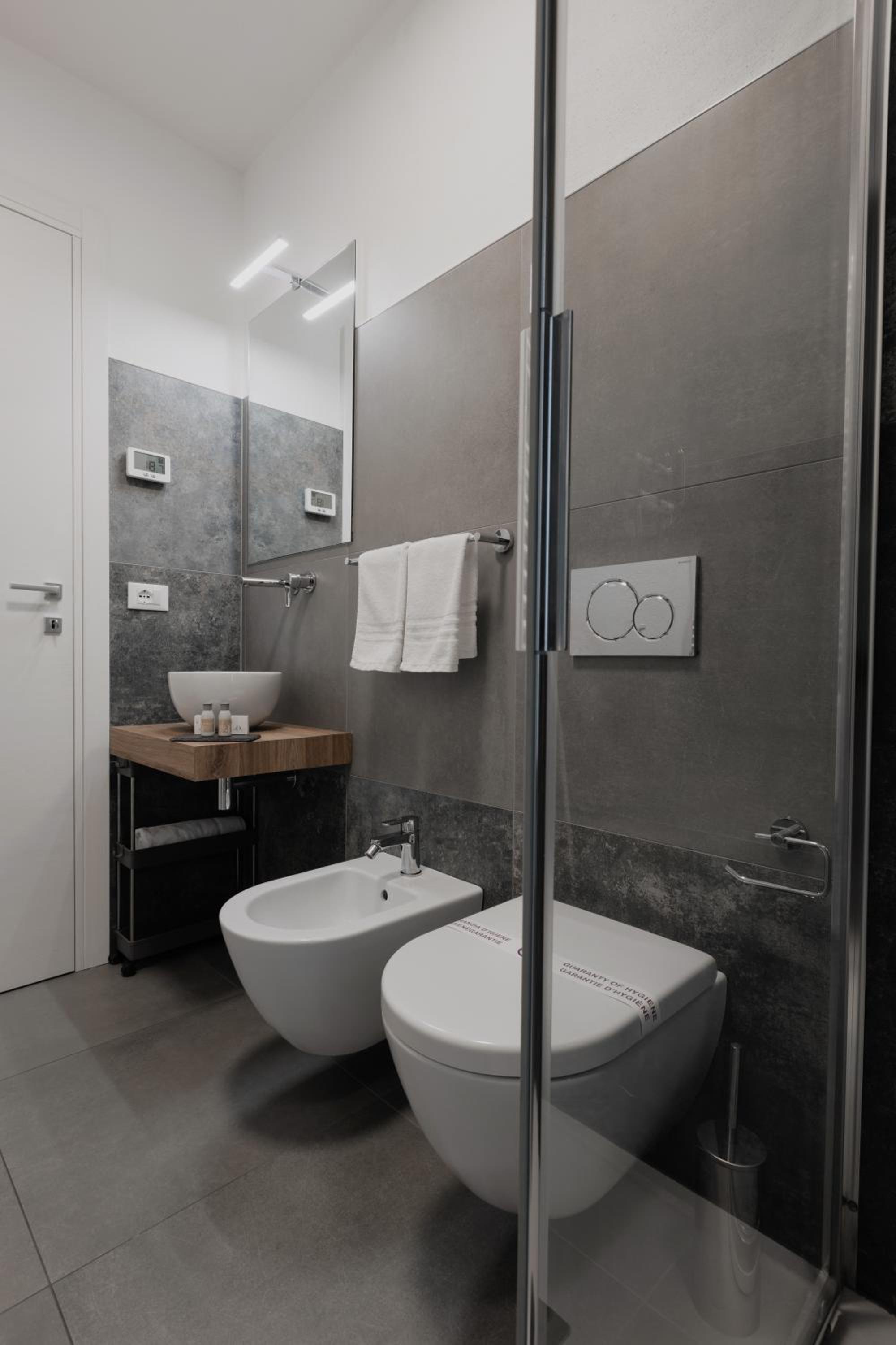 Double Room - Photo 6